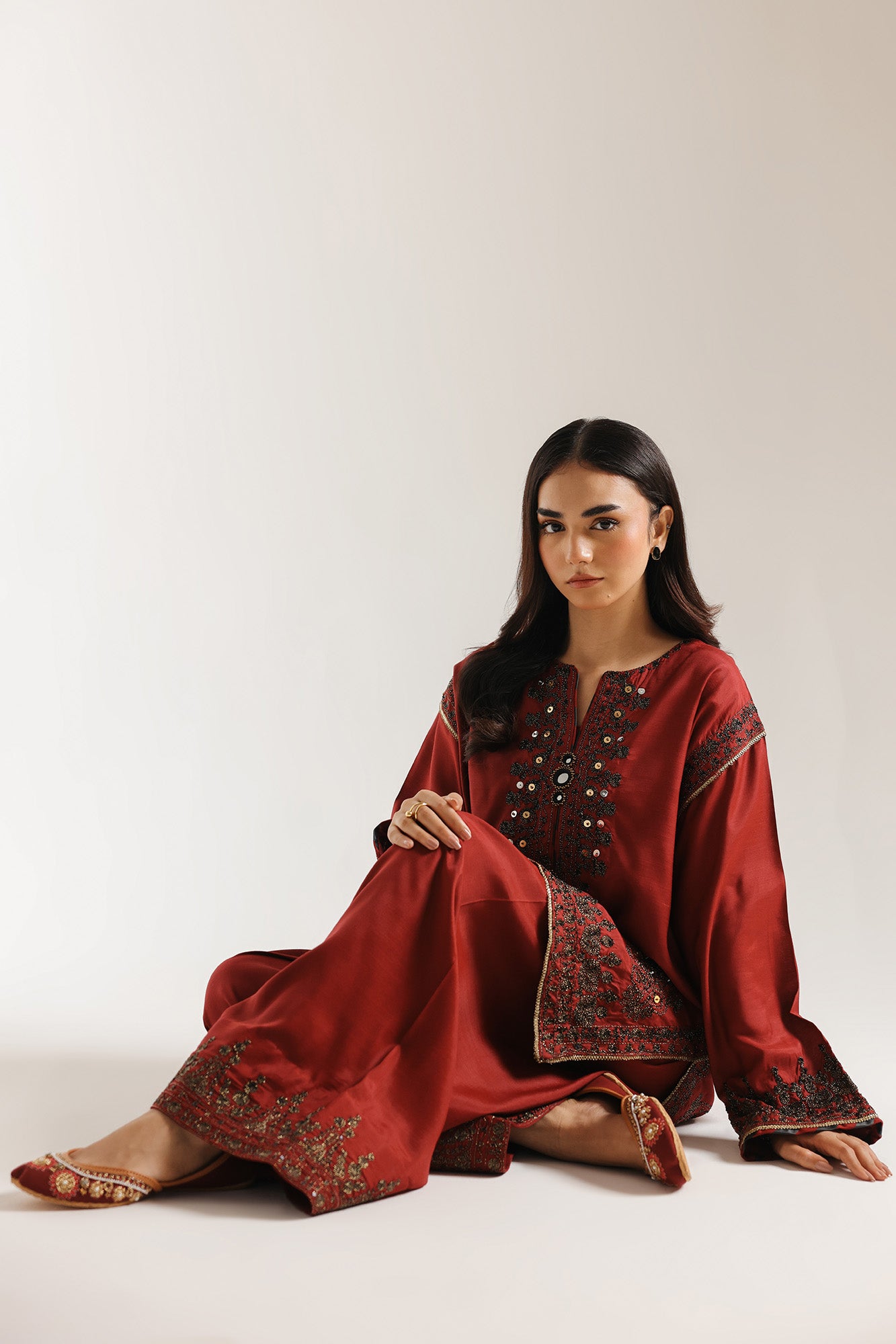 EMBROIDERED SUIT (E3656/103/414)