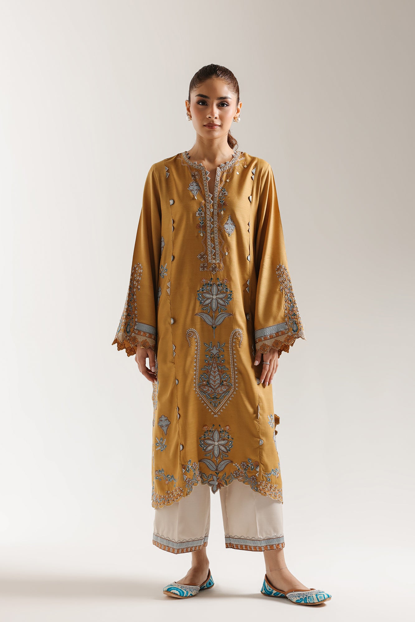 EMBROIDERED SUIT (E3660/103/219)