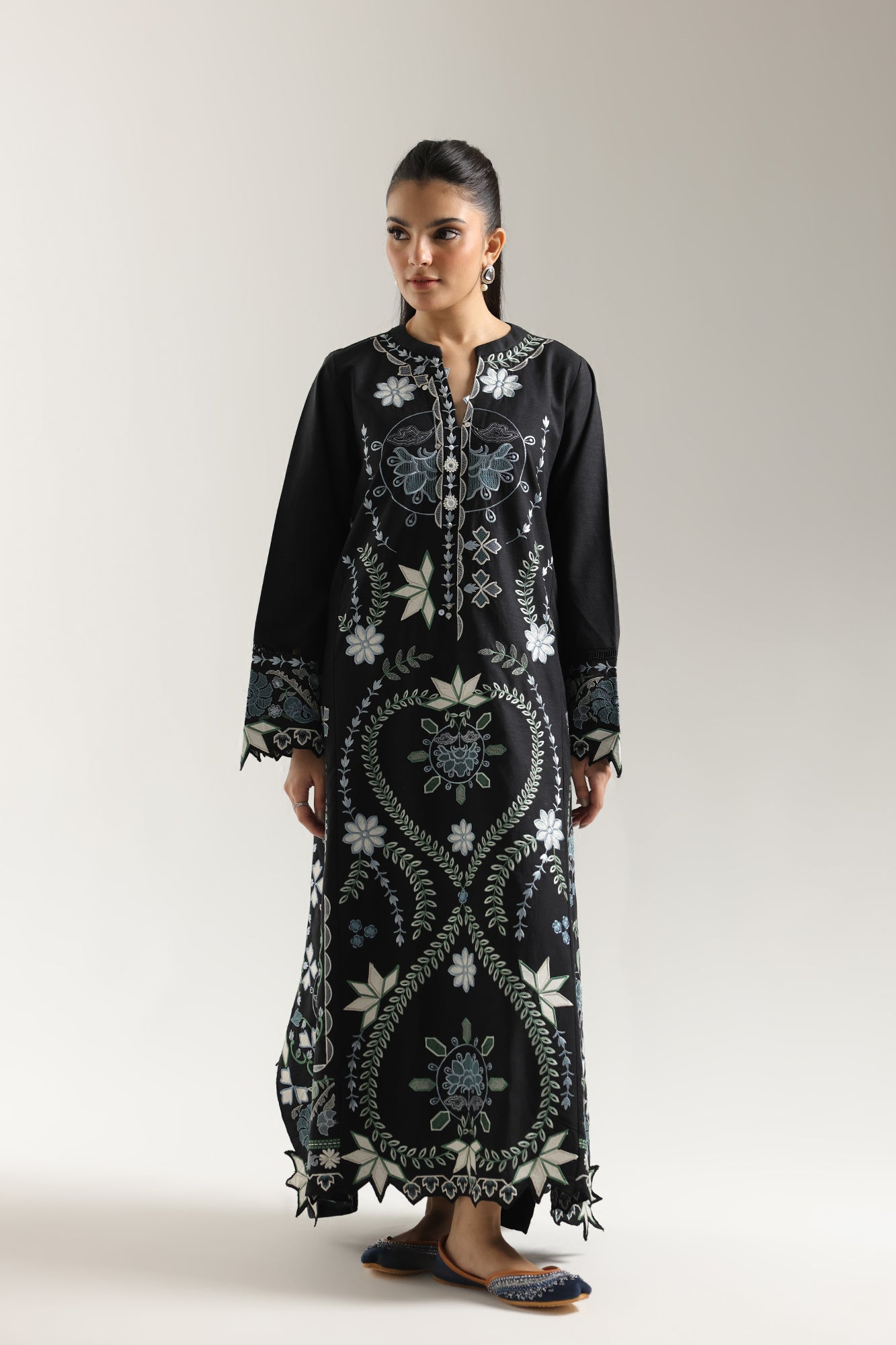 EMBROIDERED SHIRT (E3677/103/901)