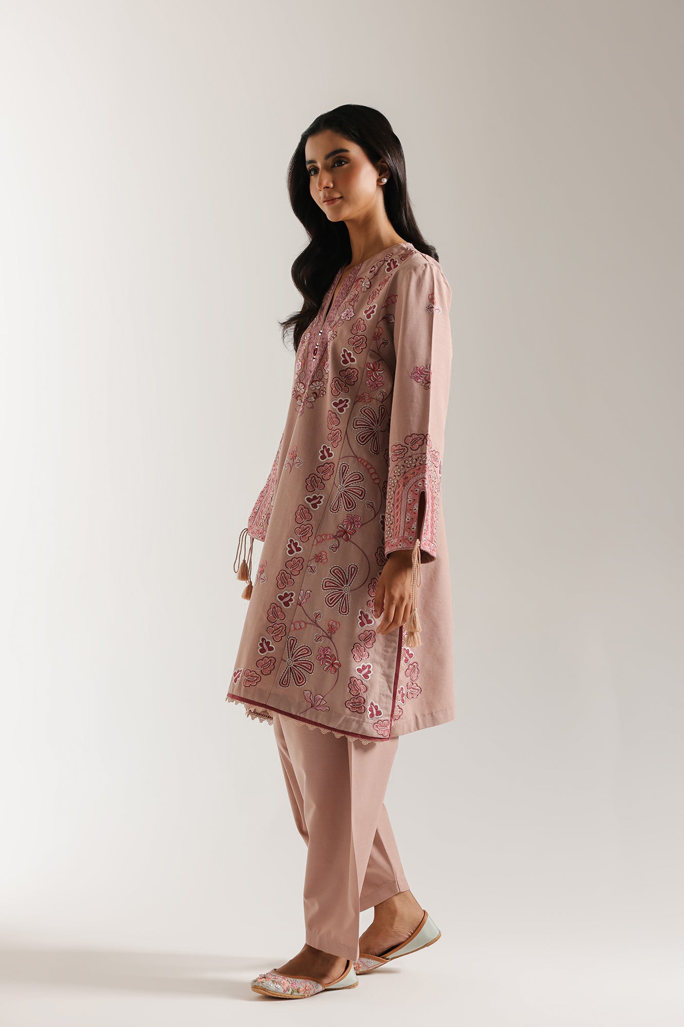 EMBROIDERED SUIT (E3678/103/808)