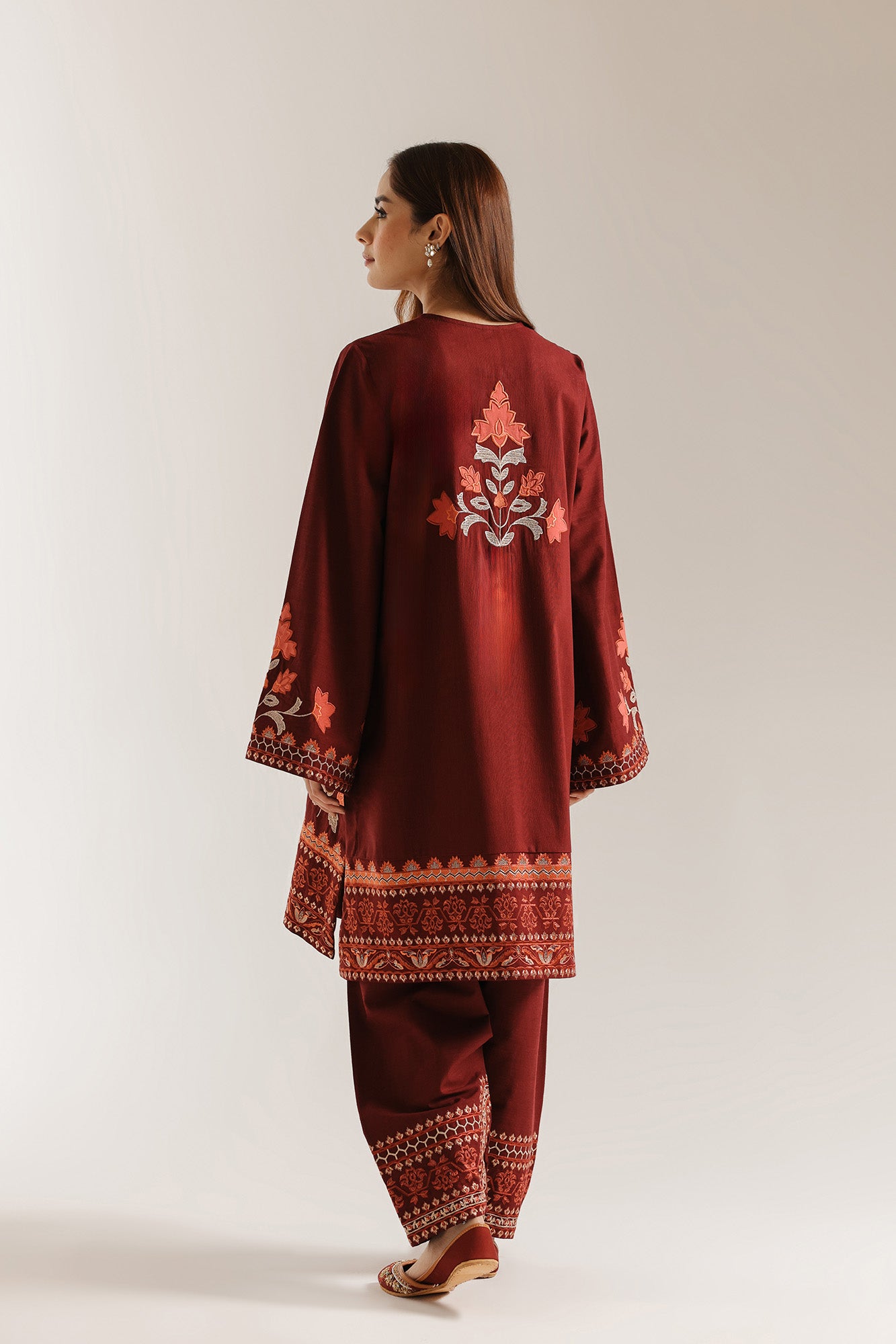 EMBROIDERED SUIT (E3684/103/302)