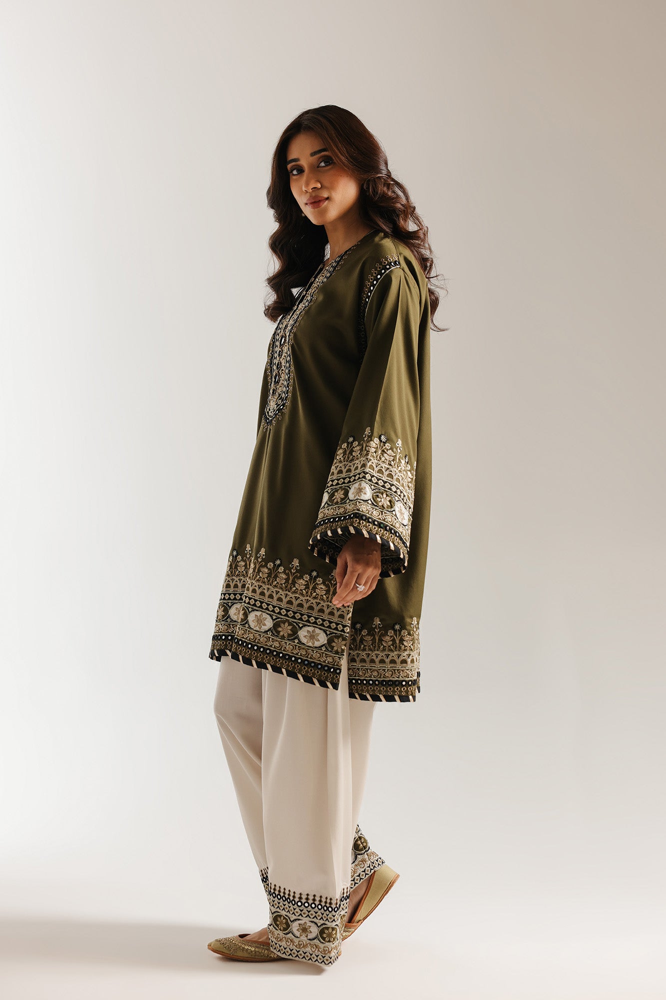 EMBROIDERED SUIT (E3700/103/122)