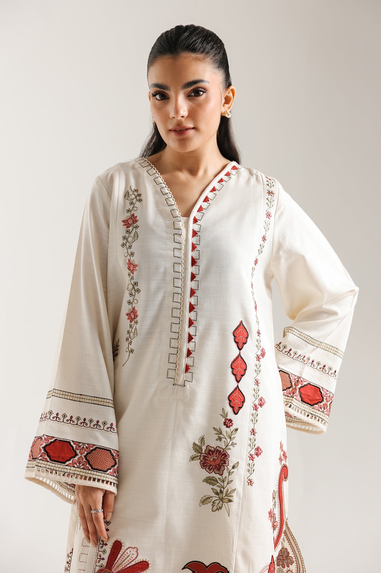 EMBROIDERED SUIT (E3711/103/002)