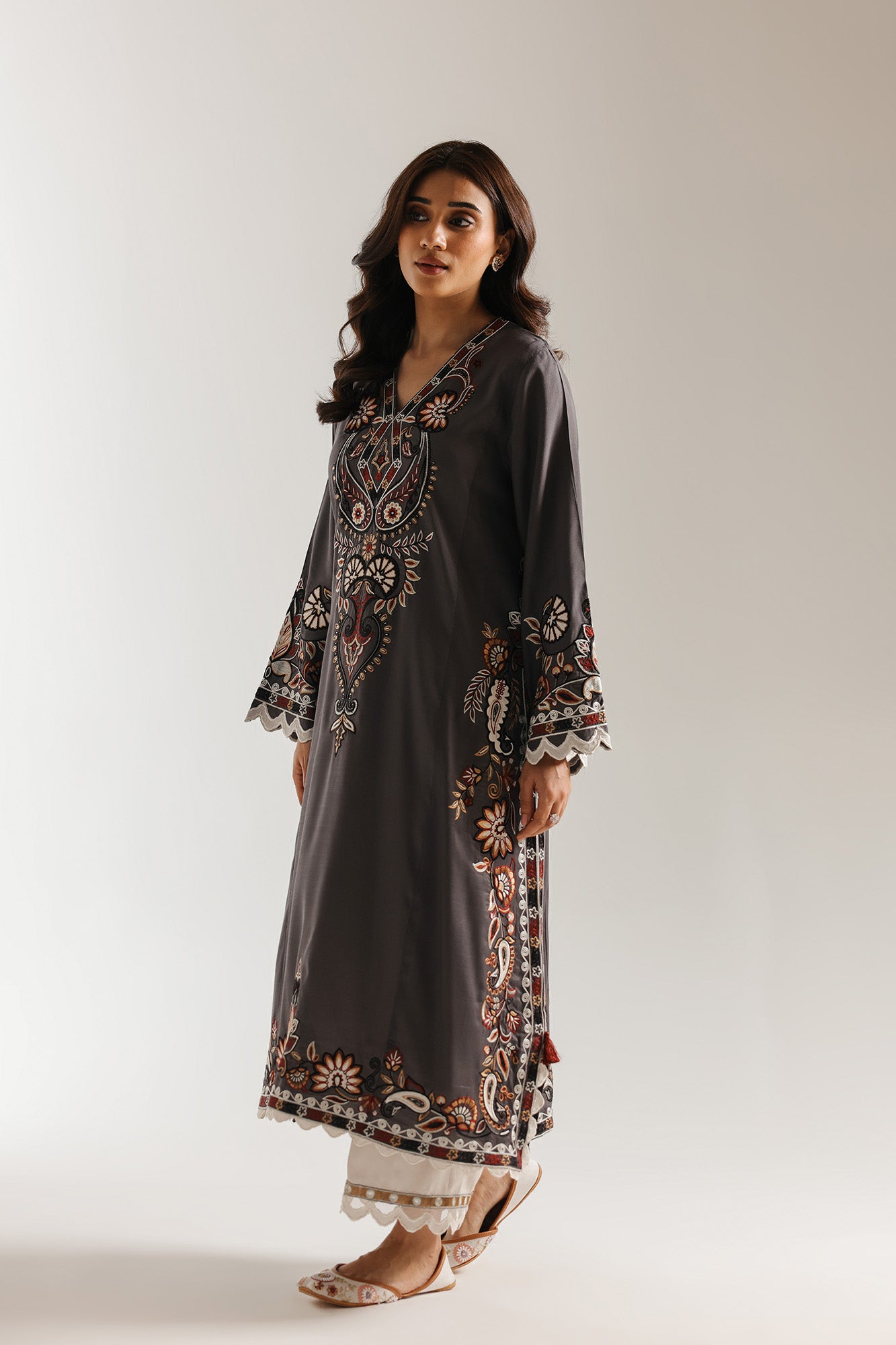 EMBROIDERED SUIT (E3728/103/002)