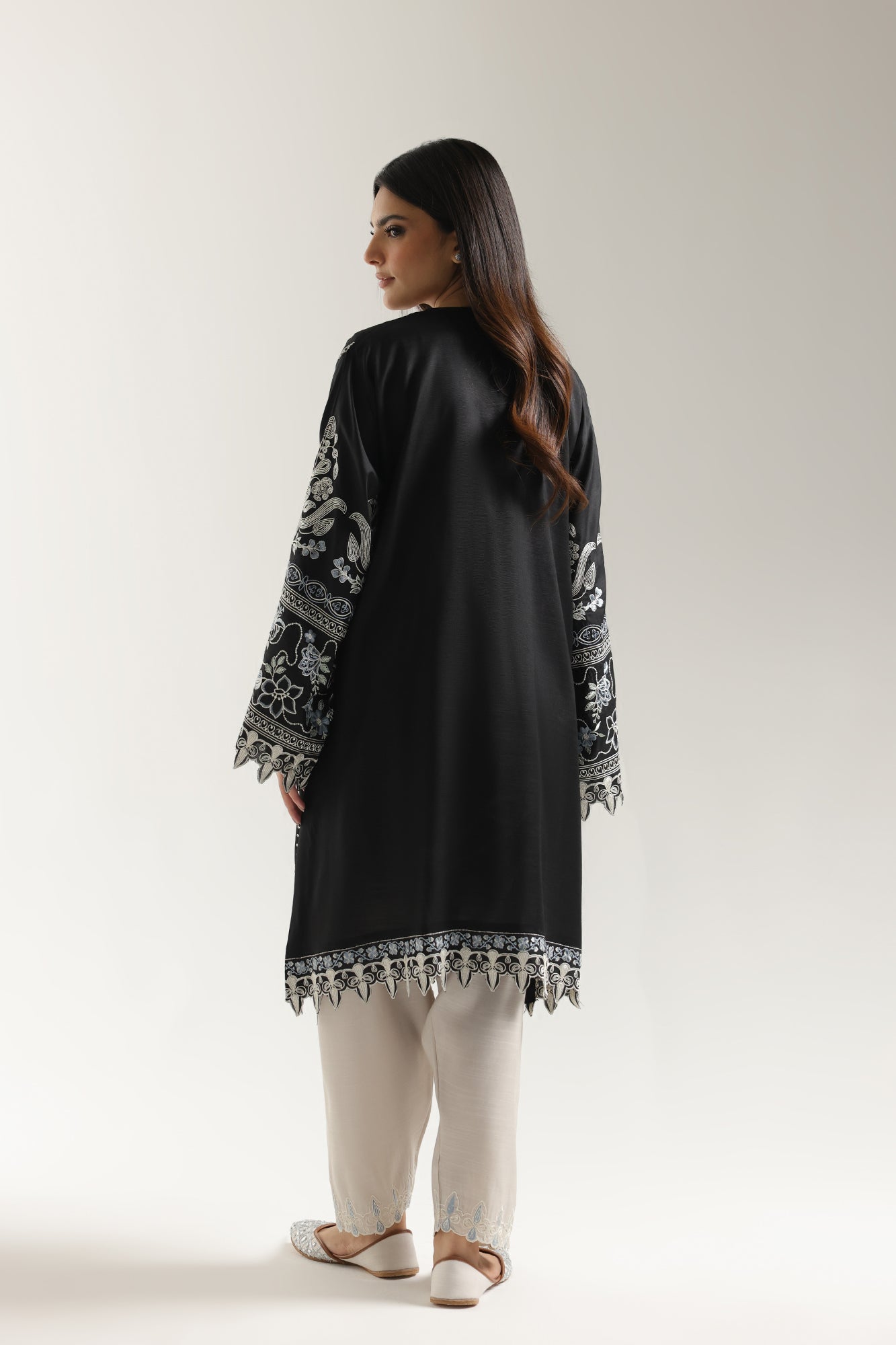 EMBROIDERED SUIT (E3729/103/902)