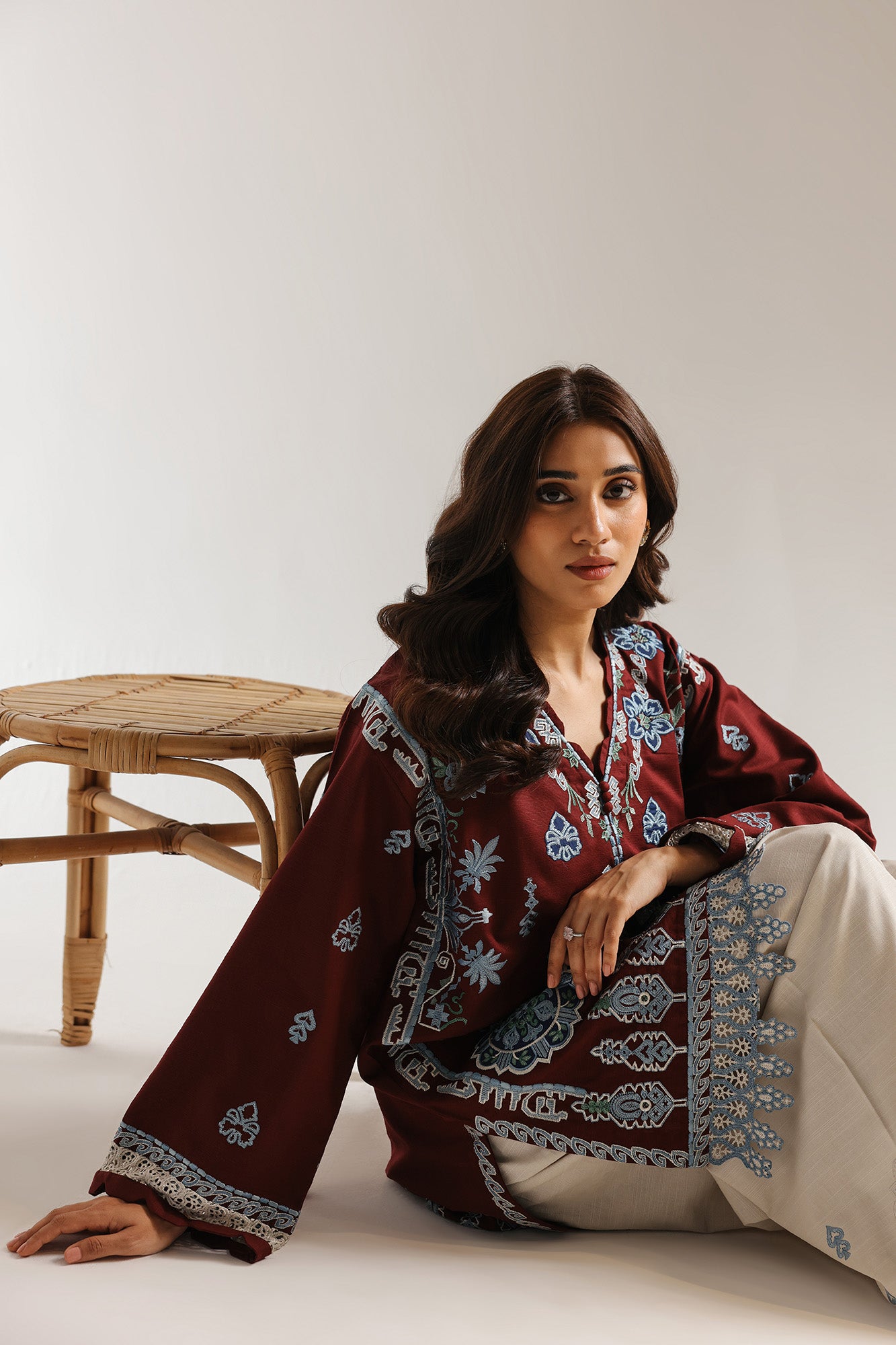 EMBROIDERED SUIT (E3739/103/304)