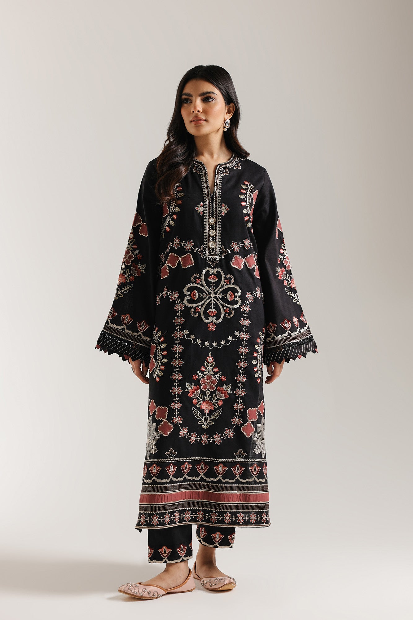 EMBROIDERED SUIT (E3741/103/902)