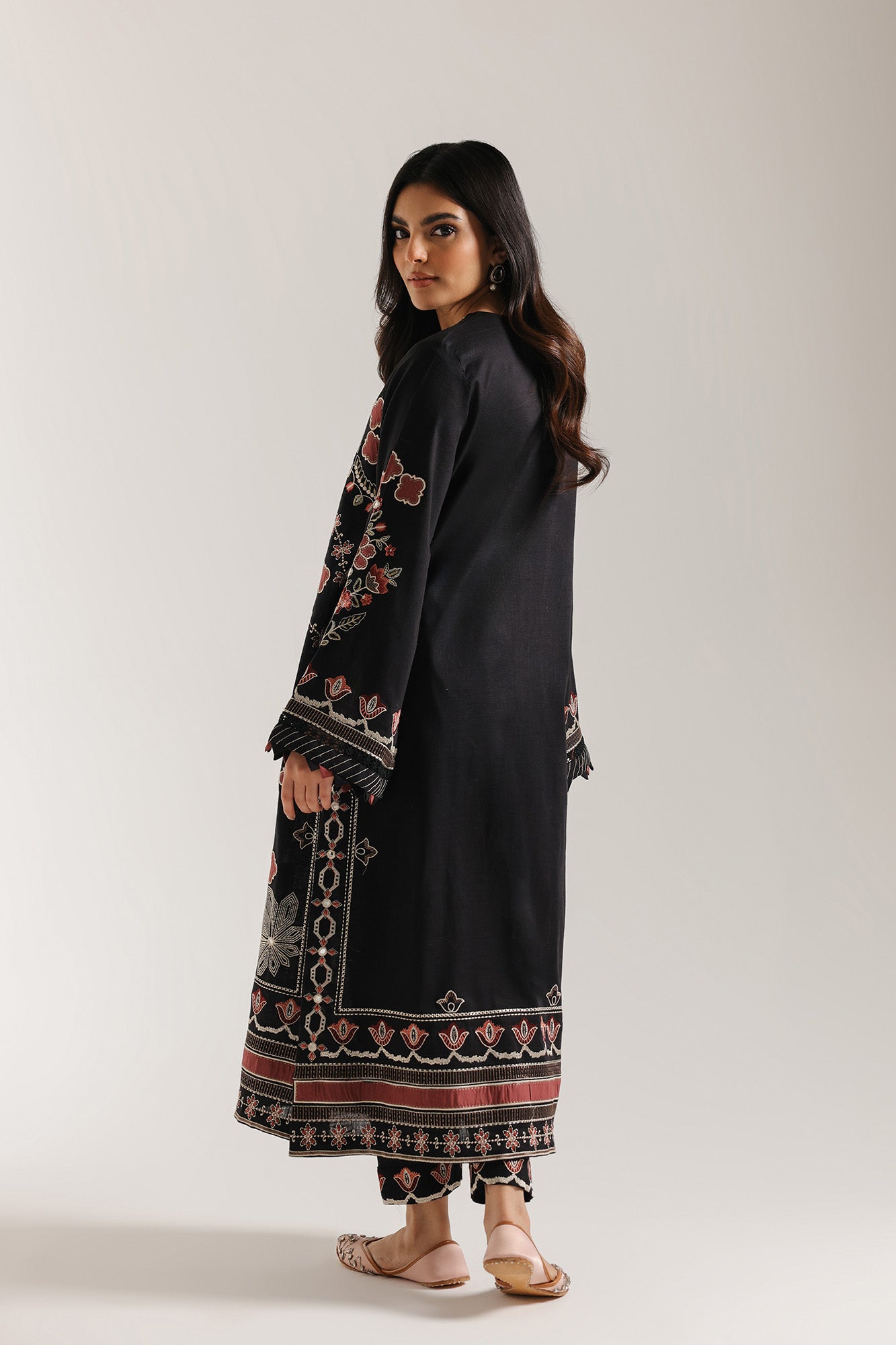 EMBROIDERED SUIT (E3741/103/902)