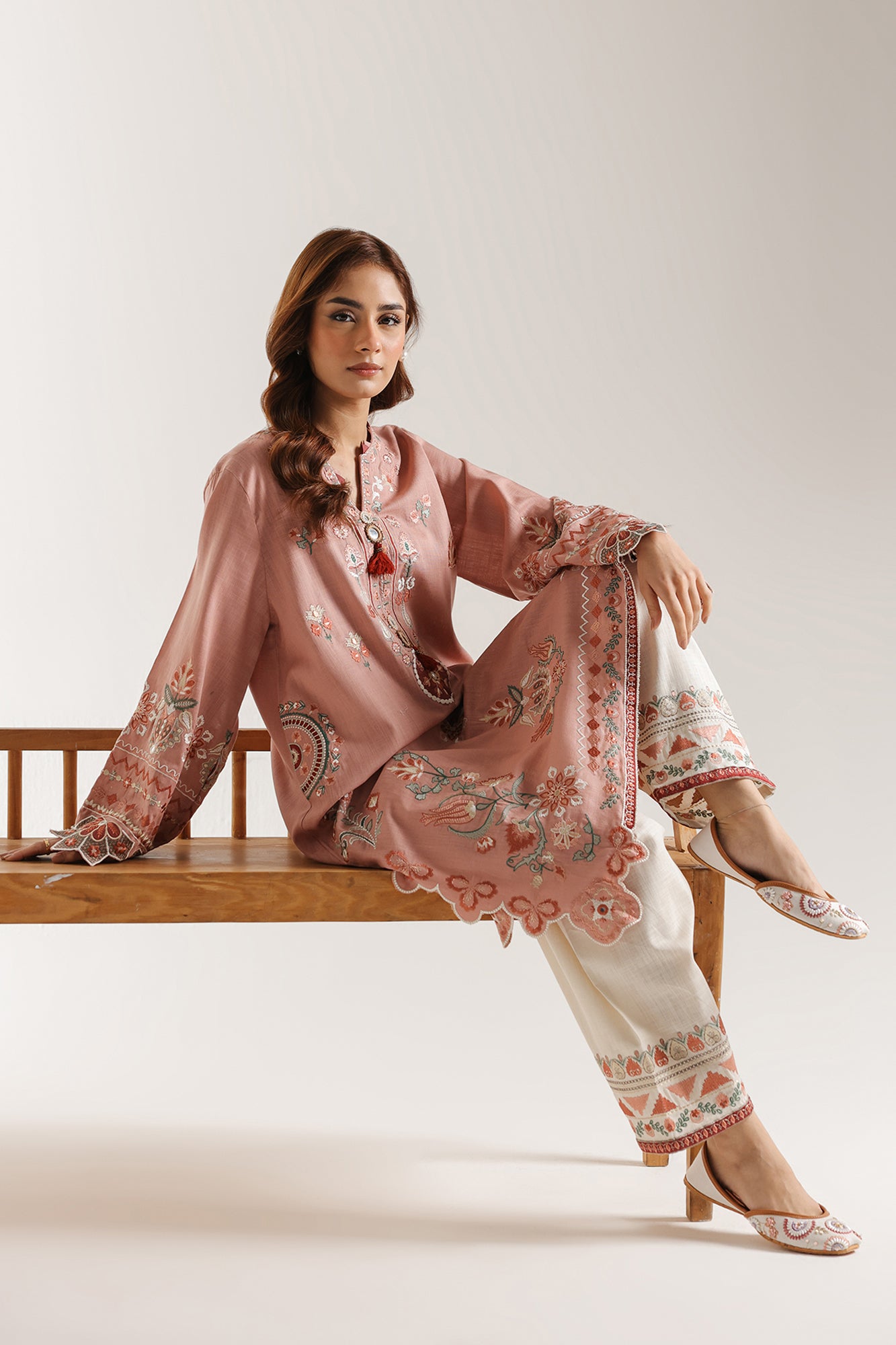 EMBROIDERED SUIT (E3745/103/327)