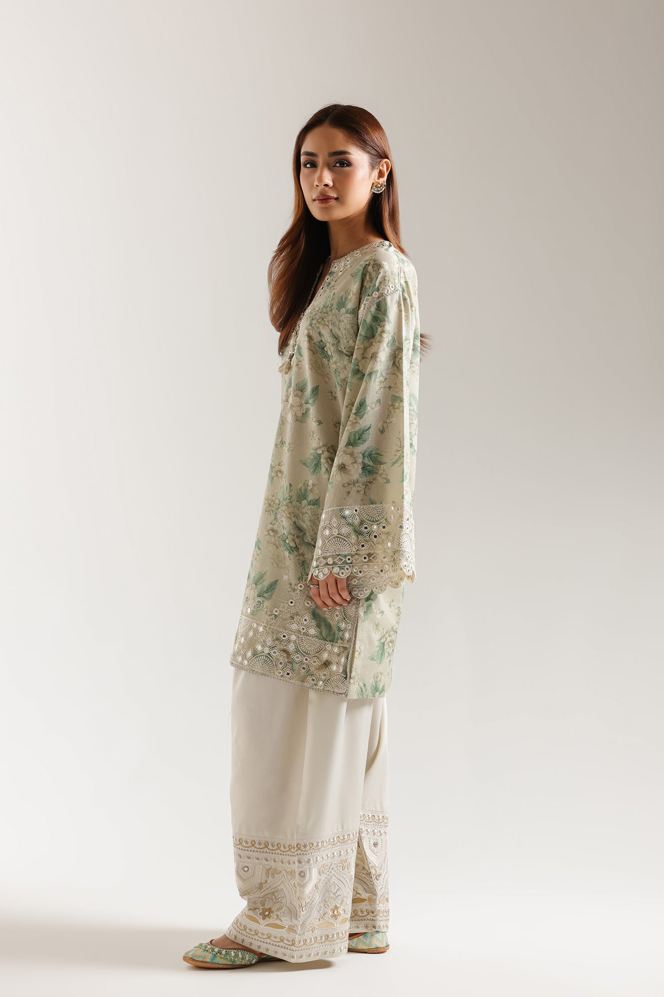 EMBROIDERED SUIT (E3750/103/115)