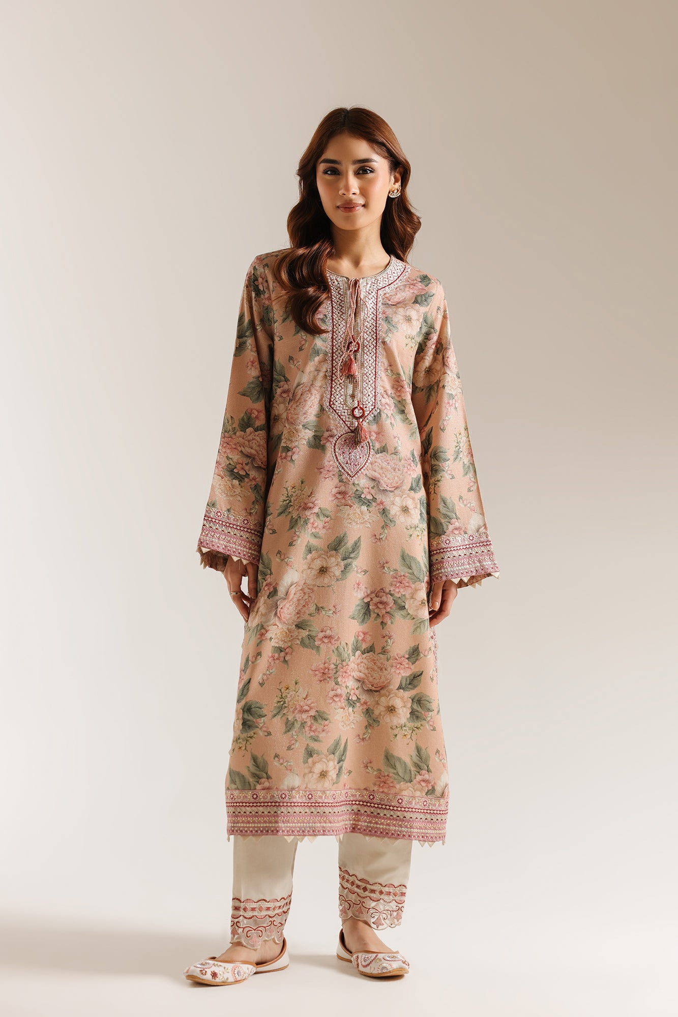 EMBROIDERED SUIT (E3751/103/216)