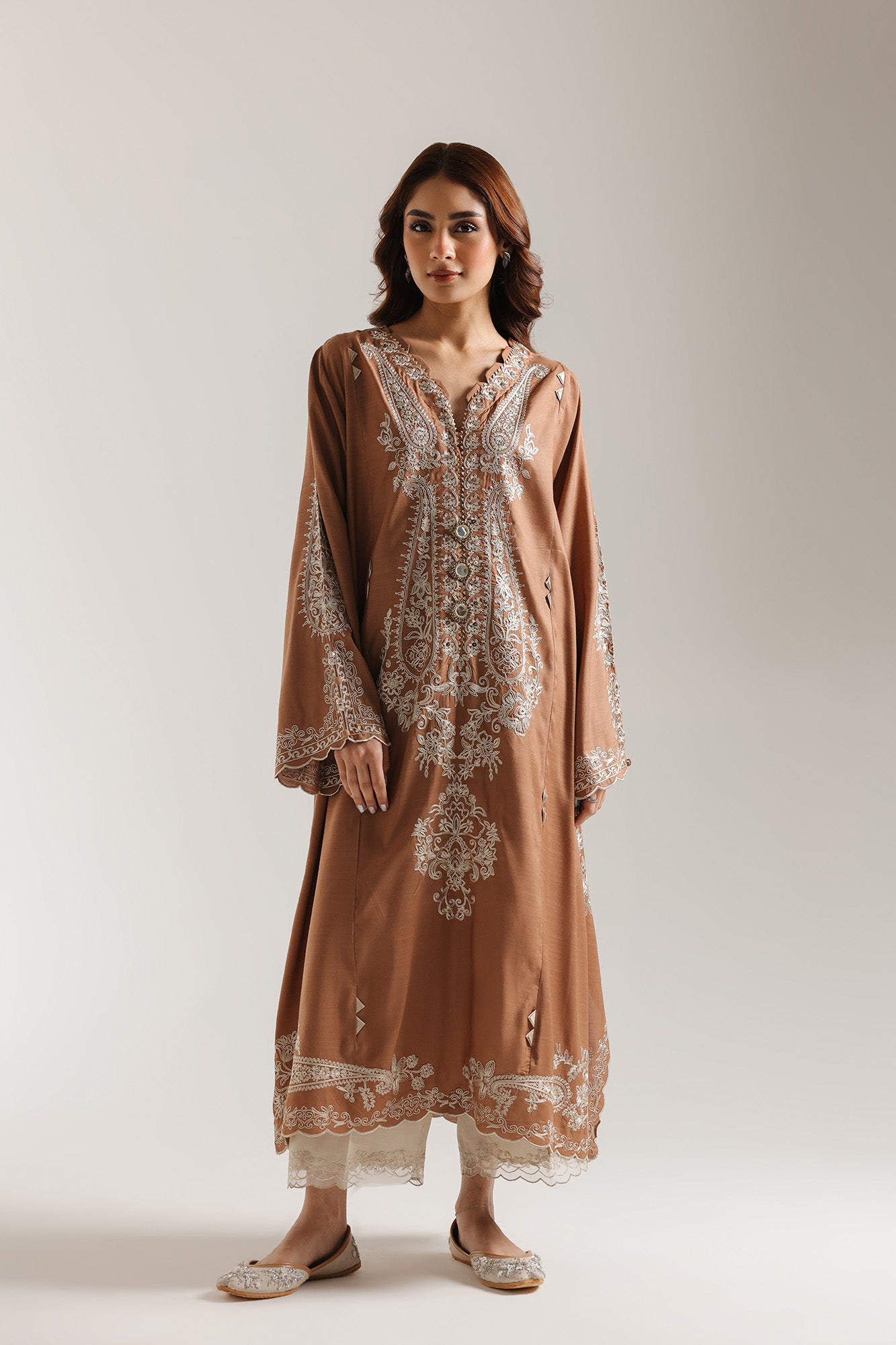 EMBROIDERED SUIT (E3775/103/806)