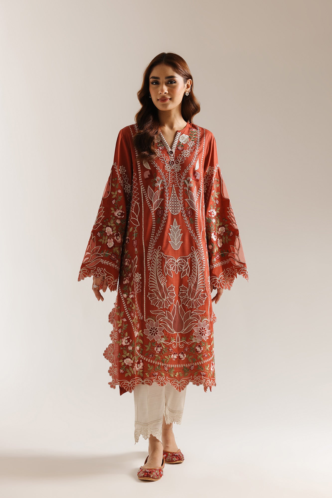 EMBROIDERED SUIT (E3776/103/205)