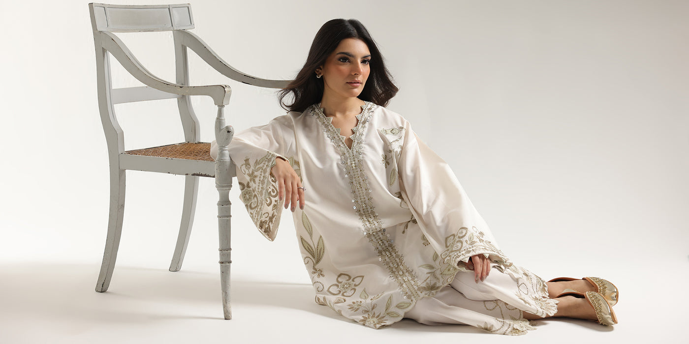 EMBROIDERED SUIT (E3799/103/003)