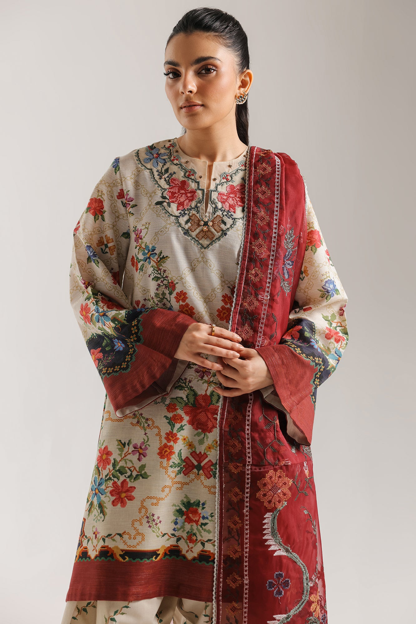 EMBROIDERED SUIT (E4021/103/006)