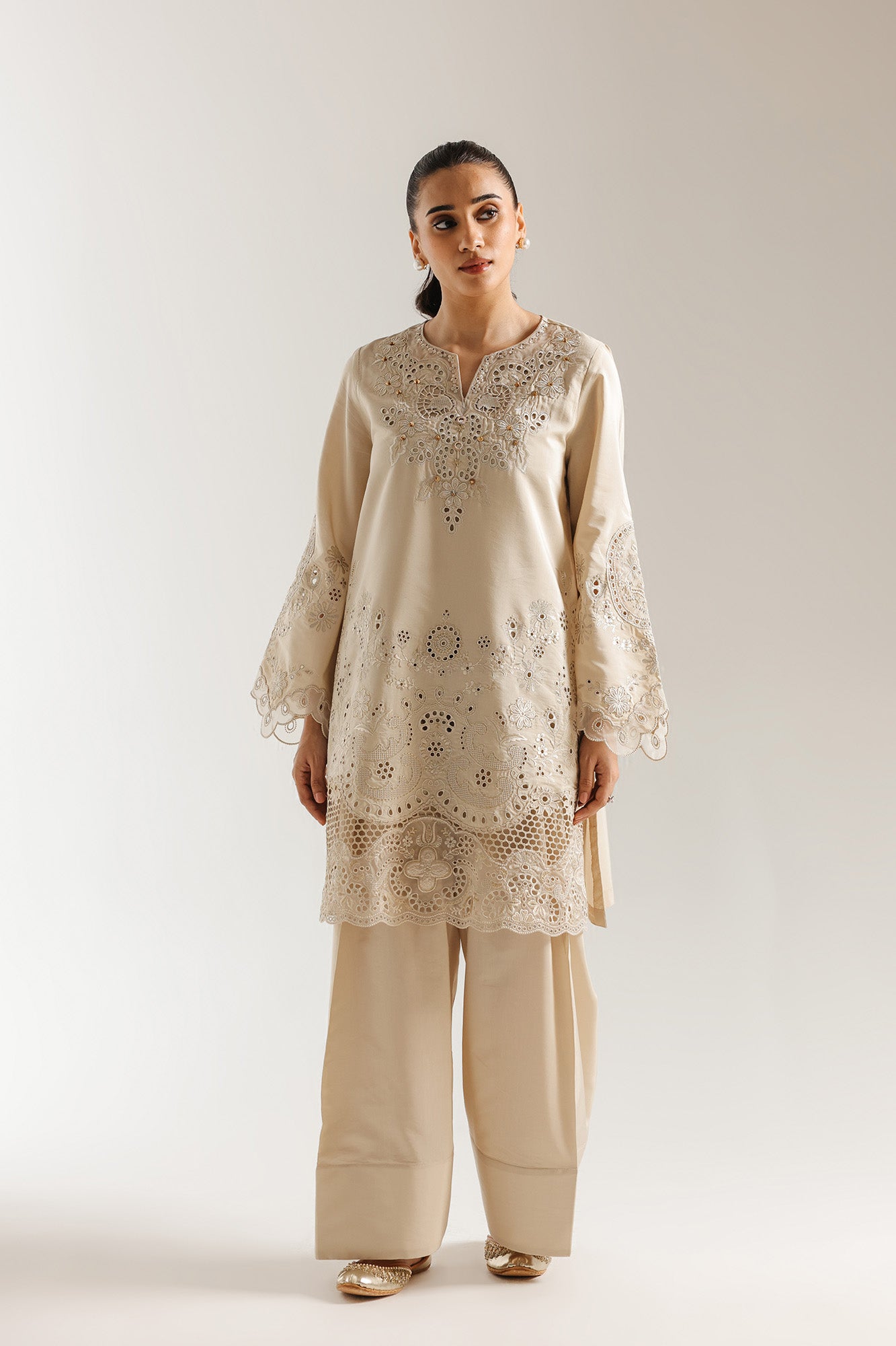 EMBROIDERED SUIT (E4022/103/006)
