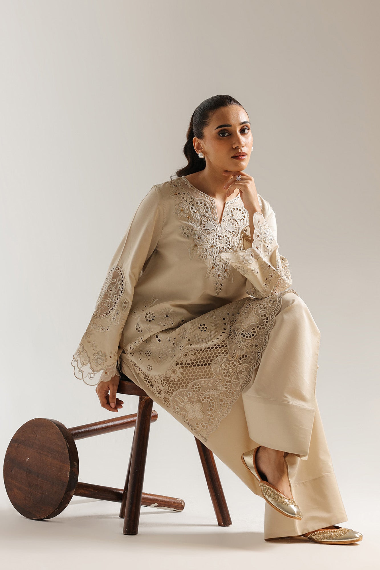 EMBROIDERED SUIT (E4022/103/006)