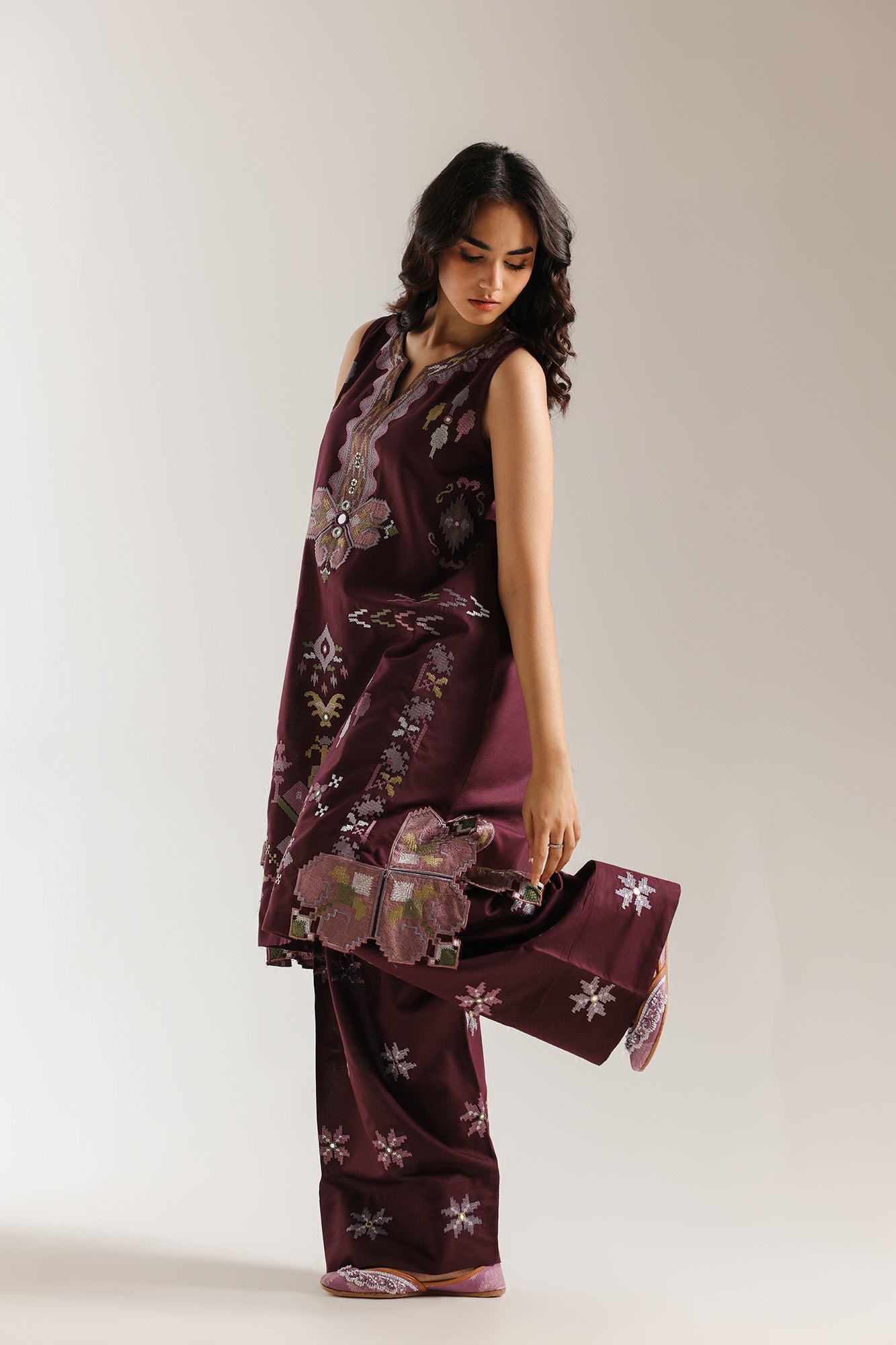 EMBROIDERED SUIT (E4029/103/403)