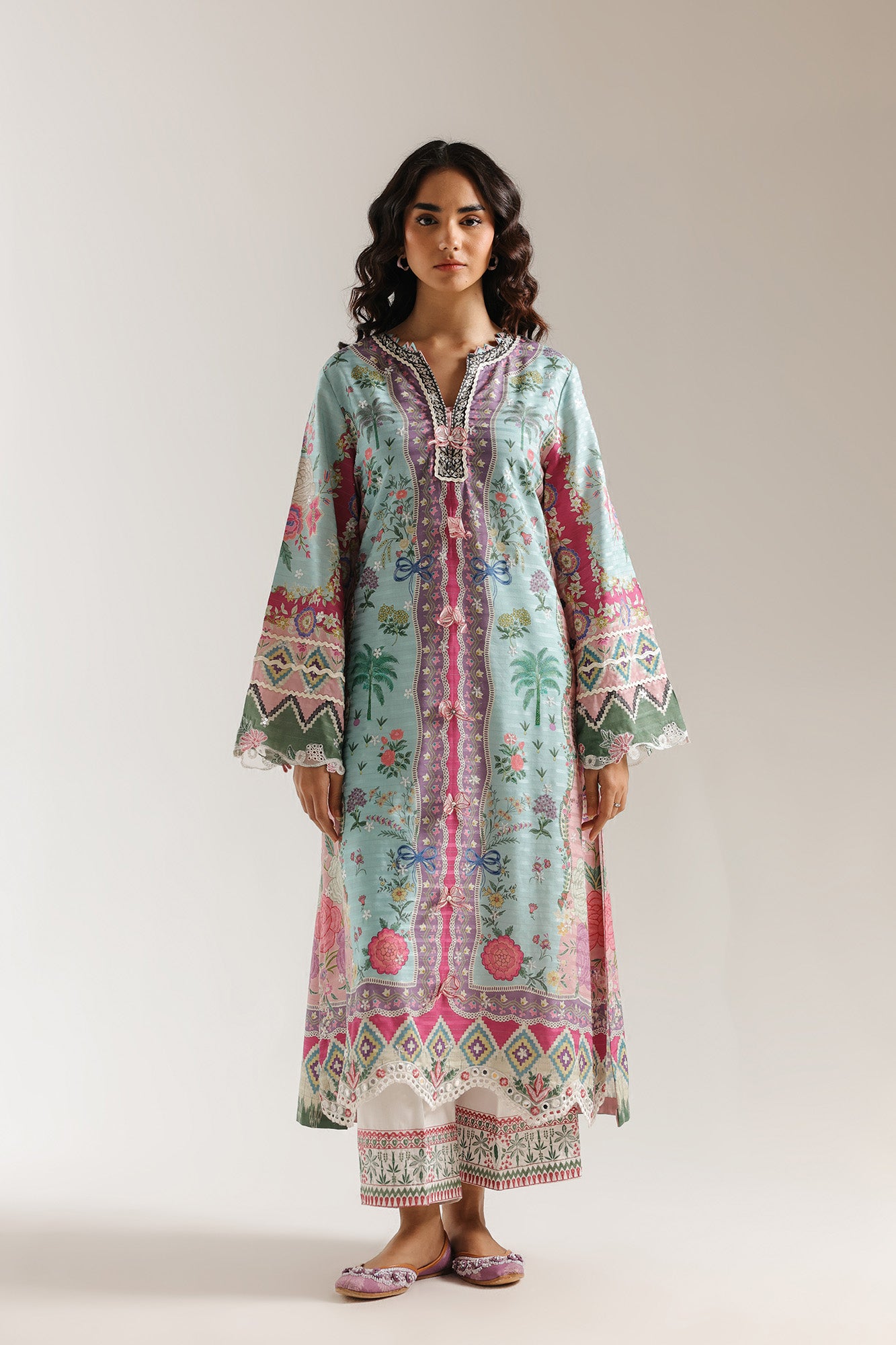 EMBROIDERED SUIT (E4031/103/719)