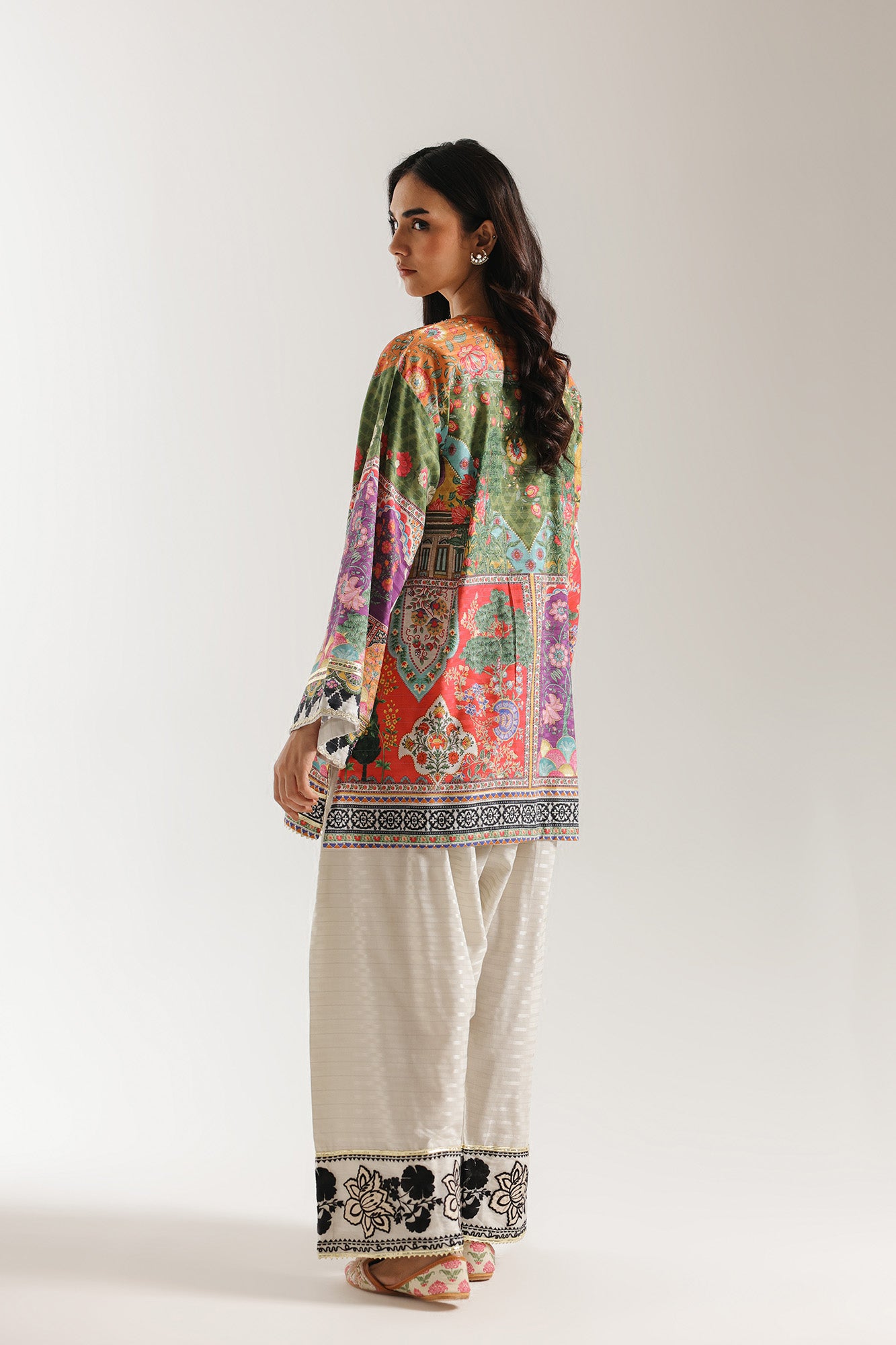 EMBROIDERED SUIT (E4032/103/005)