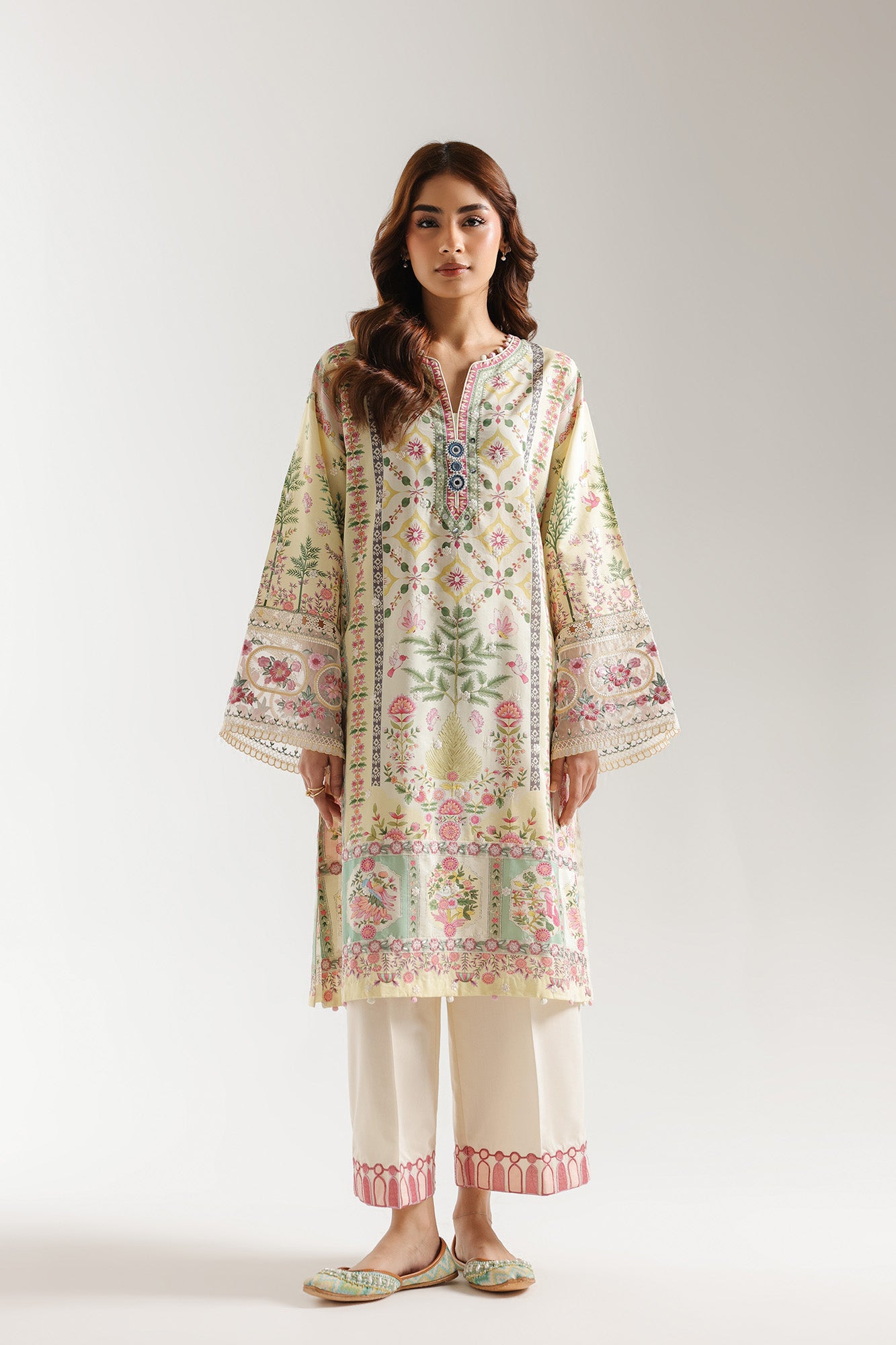 EMBROIDERED SUIT (E4034/103/817)