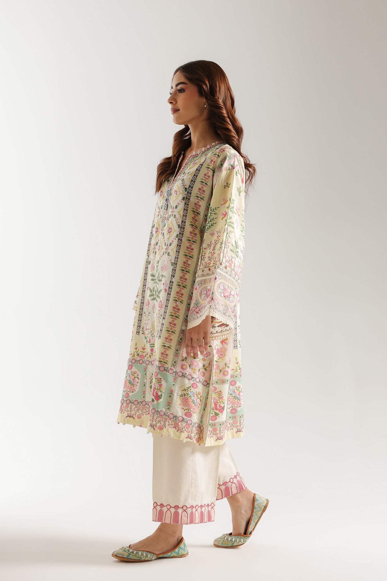 EMBROIDERED SUIT (E4034/103/817)