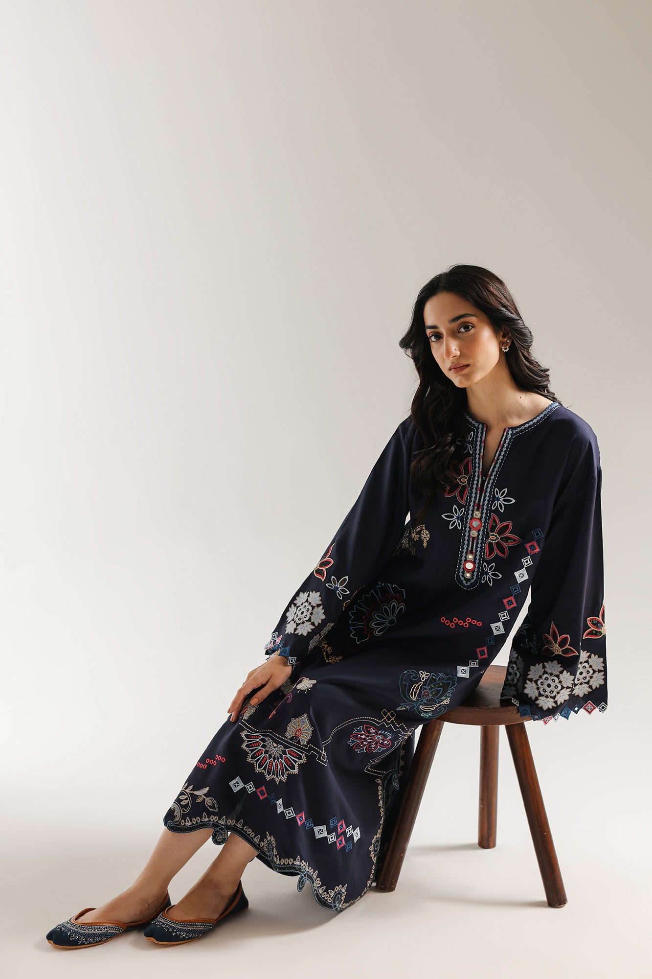 EMBROIDERED SHIRT (E4040/103/618)