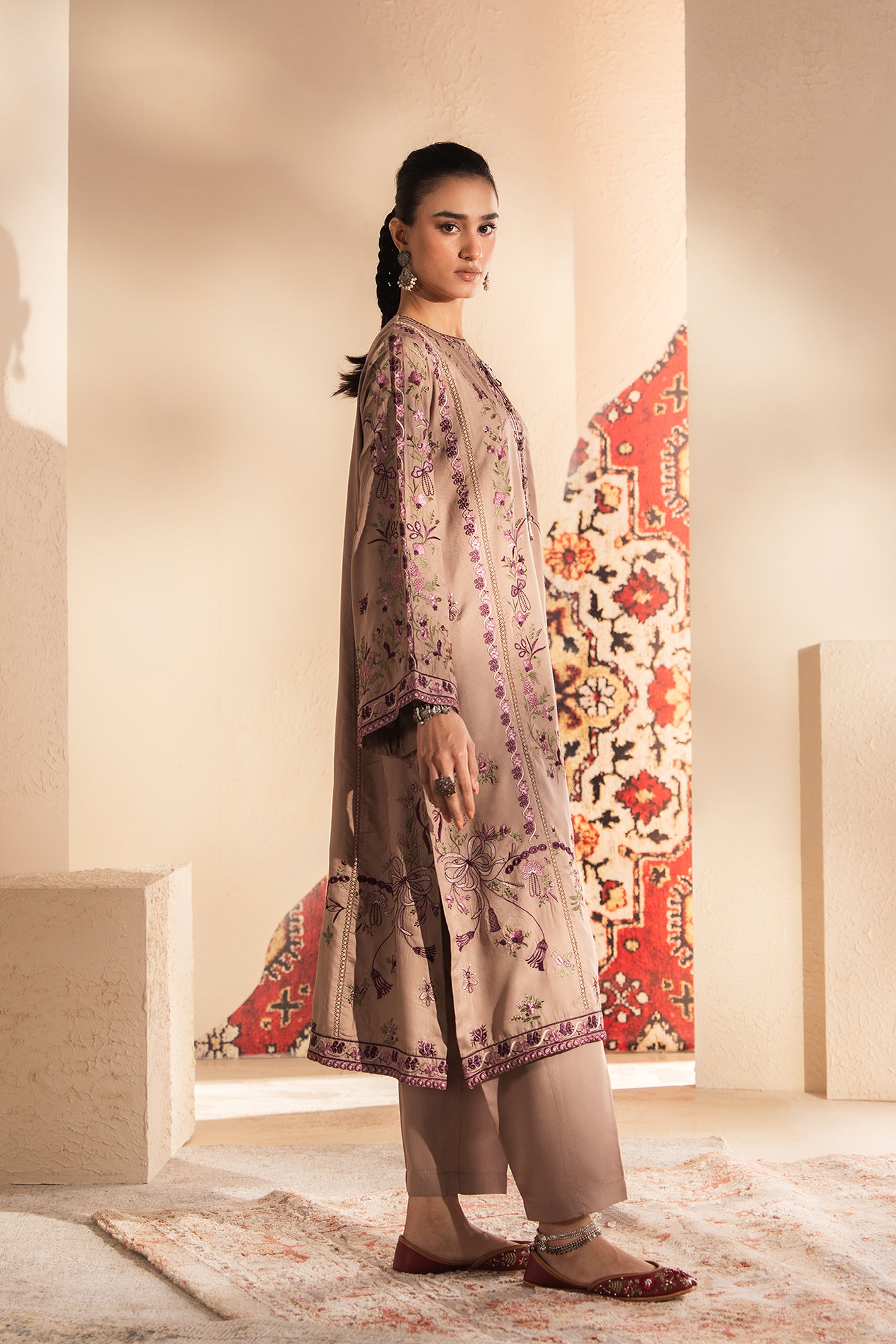 EMBROIDERED SUIT (E4042/103/805)
