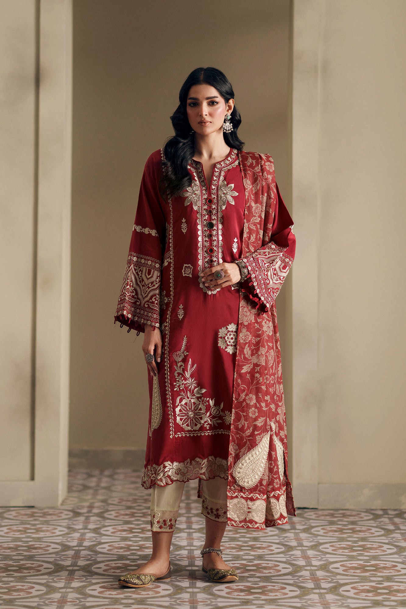 EMBROIDERED SUIT (E4053/103/301)