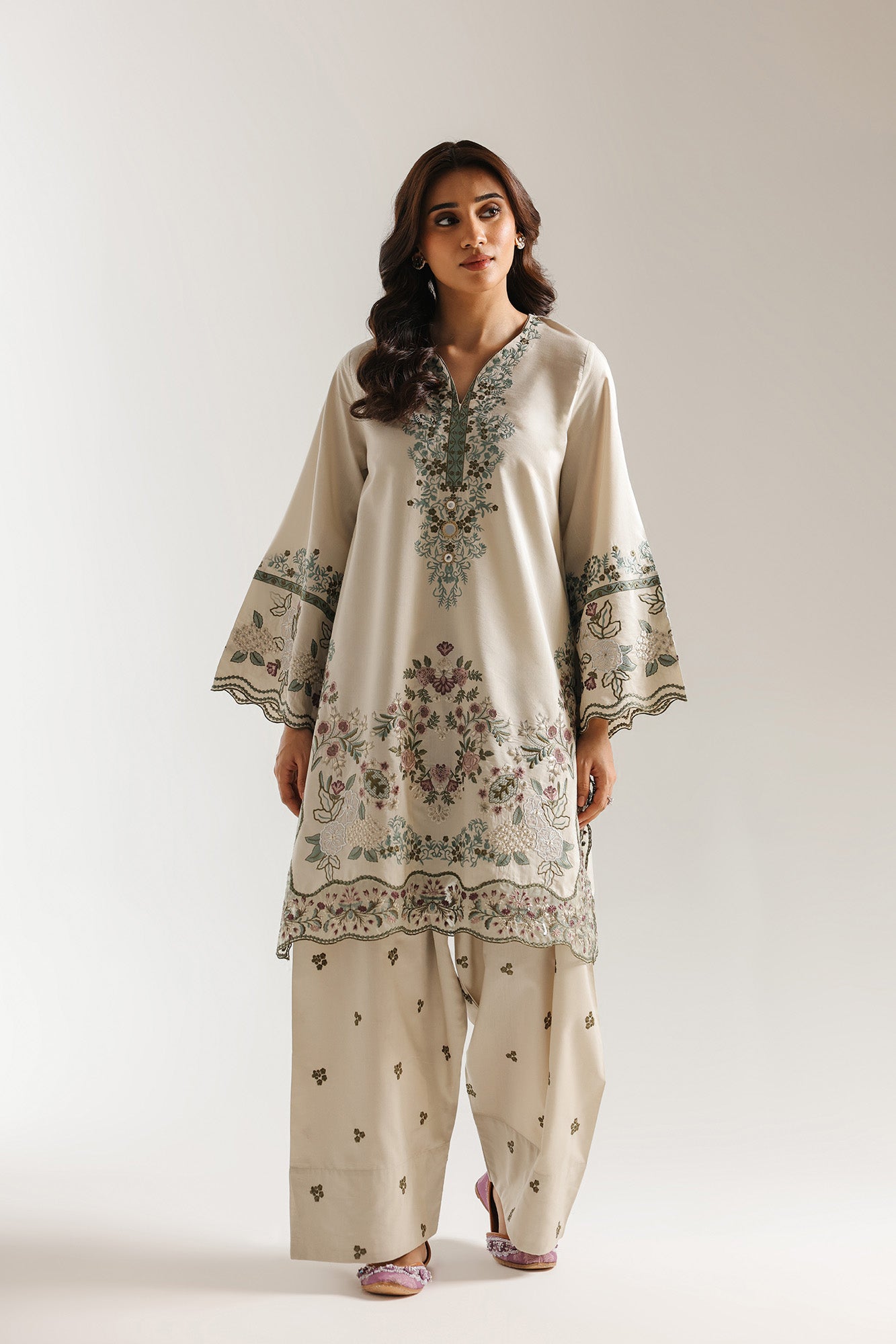 EMBROIDERED SUIT (E4056/103/006)