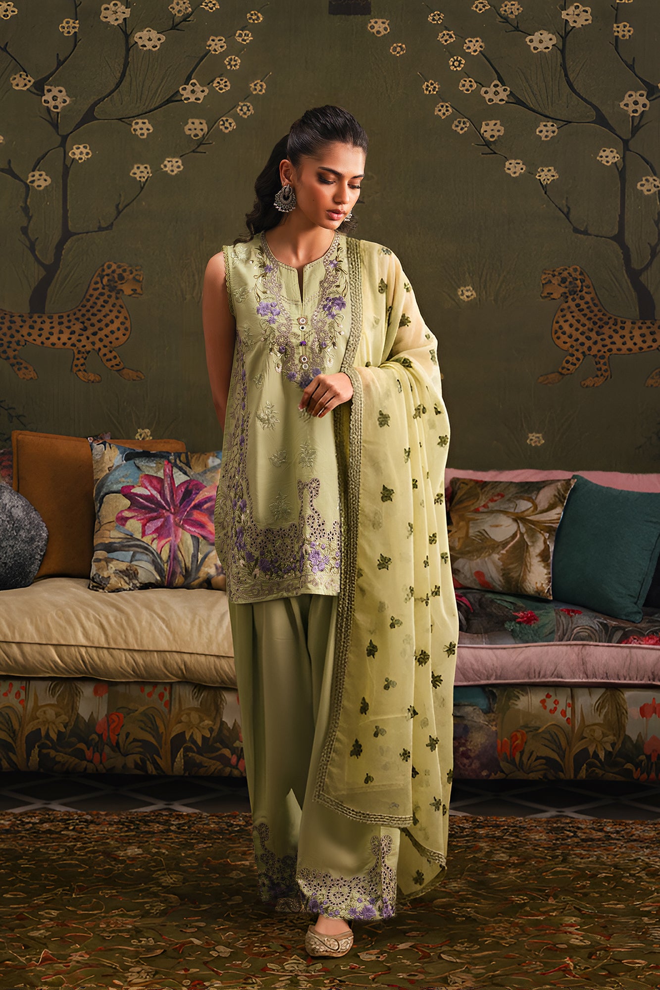 EMBROIDERED SUIT (E4058/103/127)