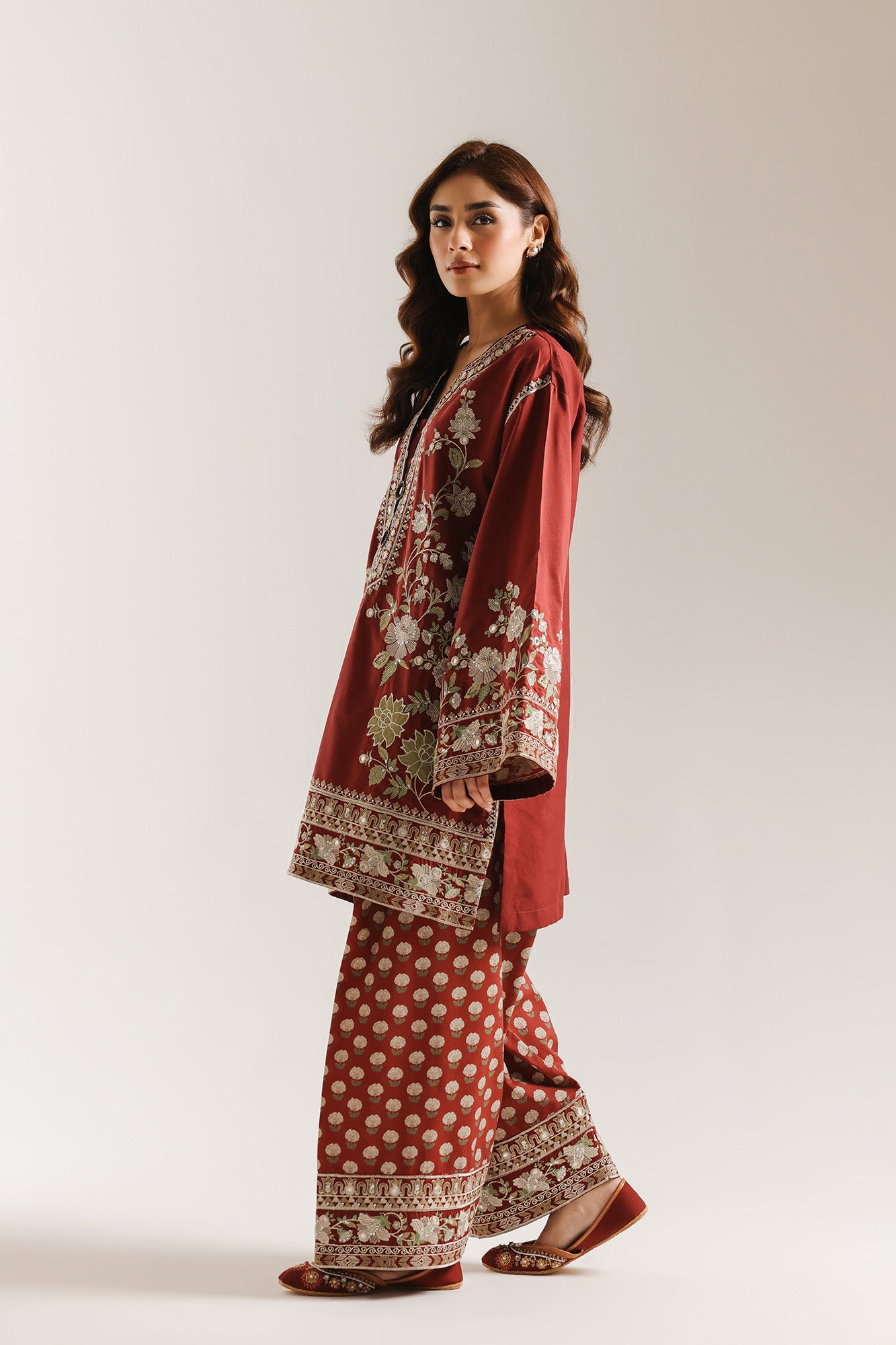 EMBROIDERED SUIT (E4059/103/414)