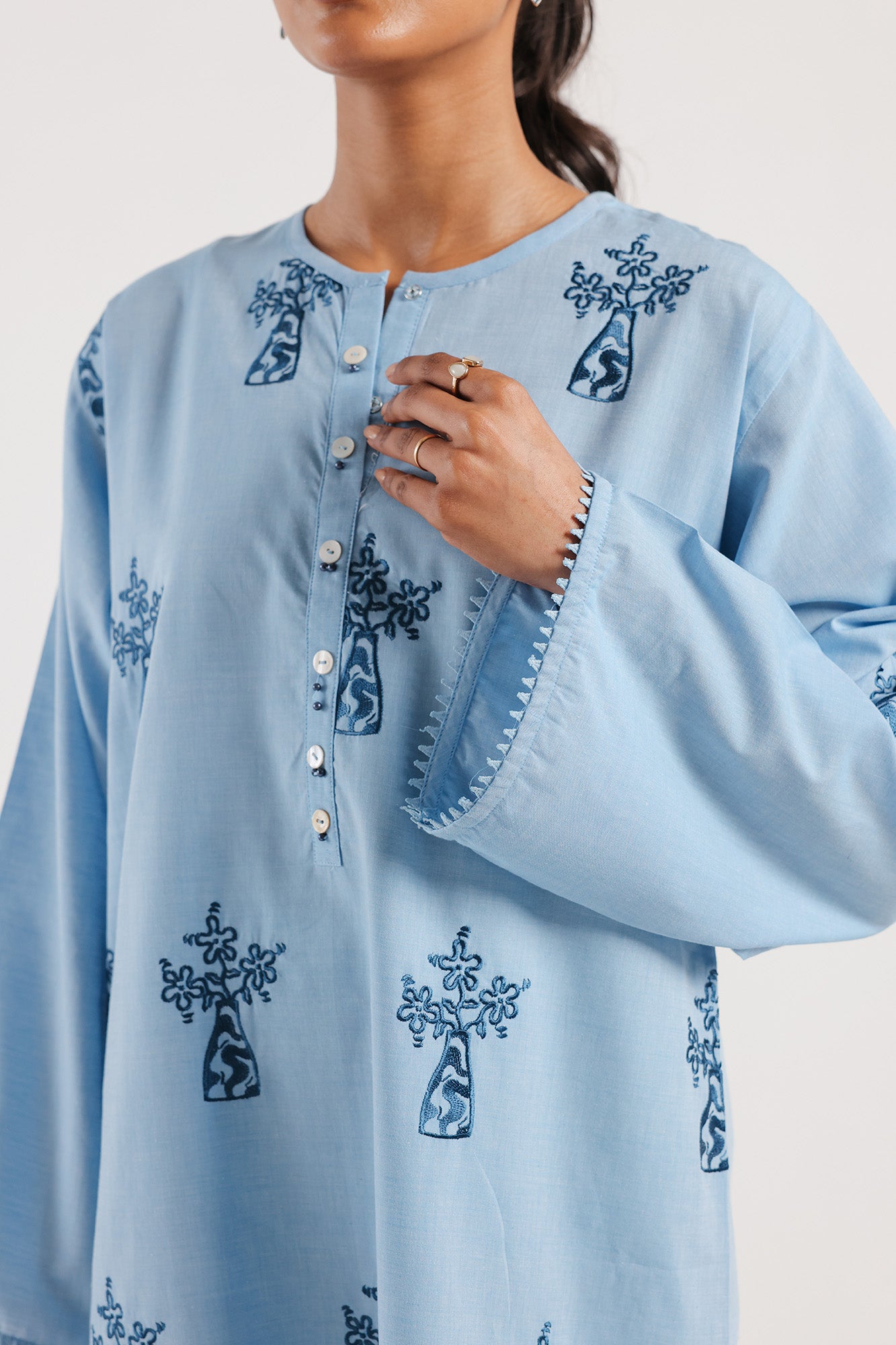 EMBROIDERED SHIRT (E4064/102/608)