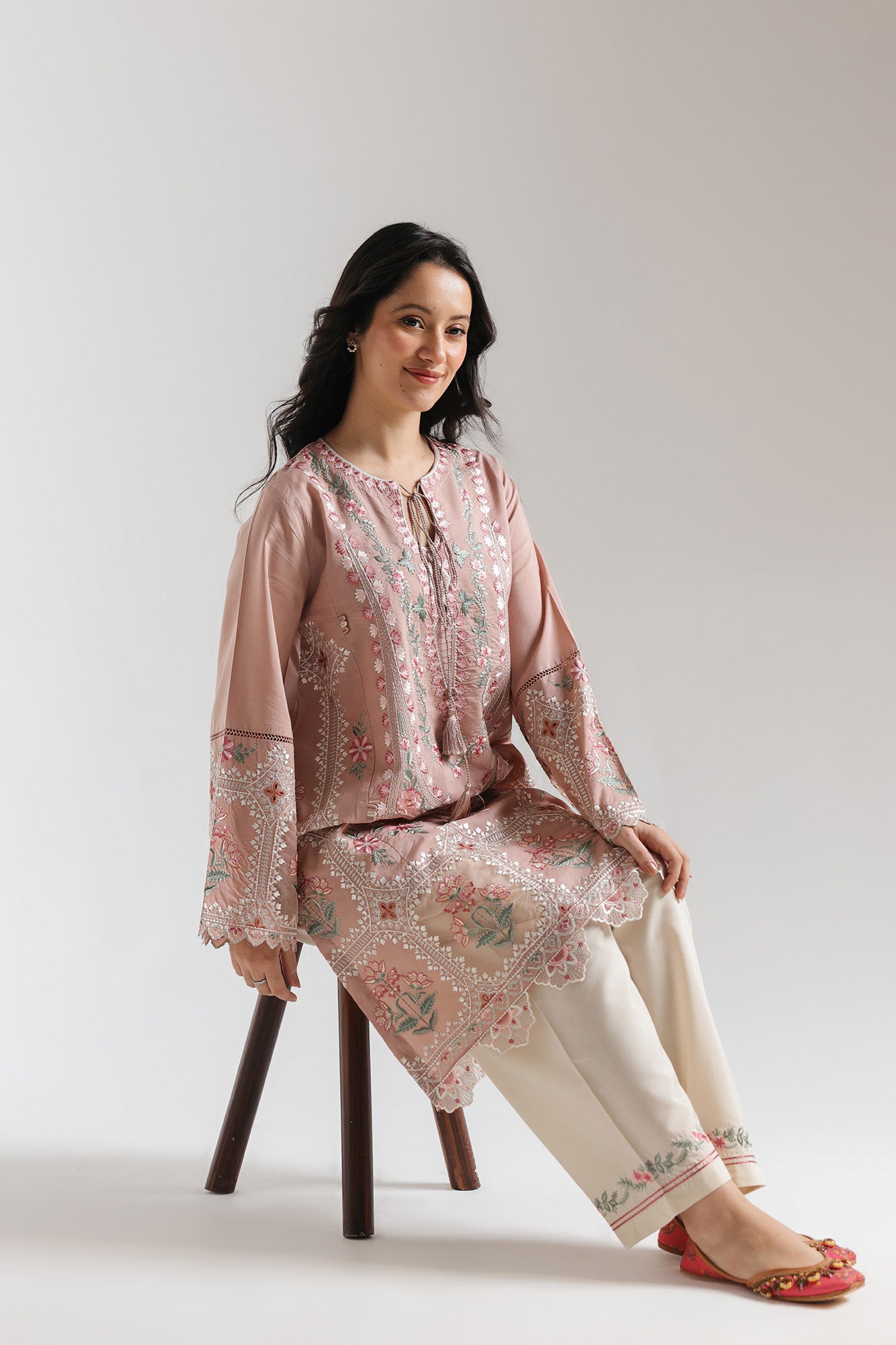 EMBROIDERED SUIT (E4067/103/527)