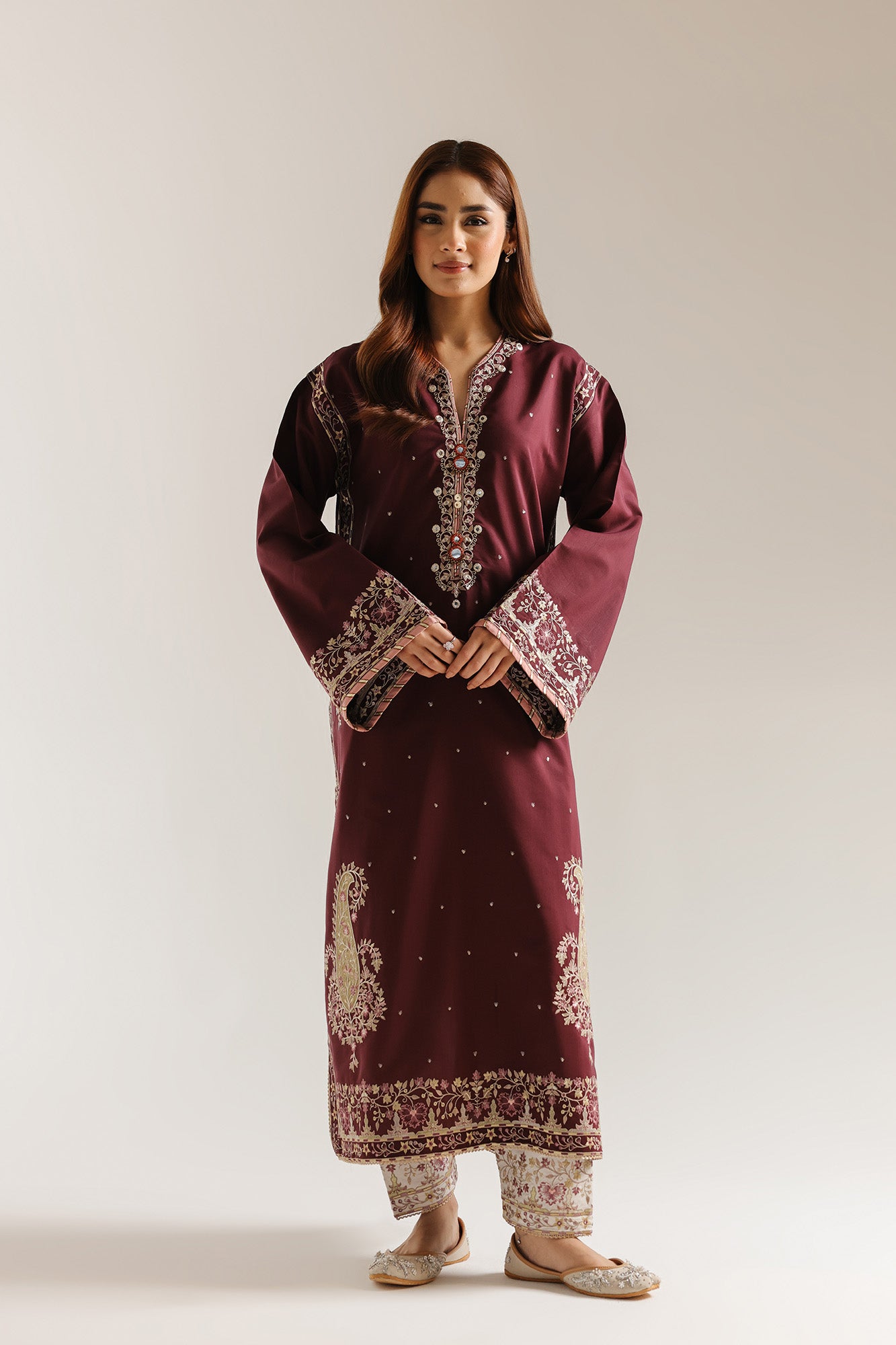 EMBROIDERED SUIT (E4071/103/402)