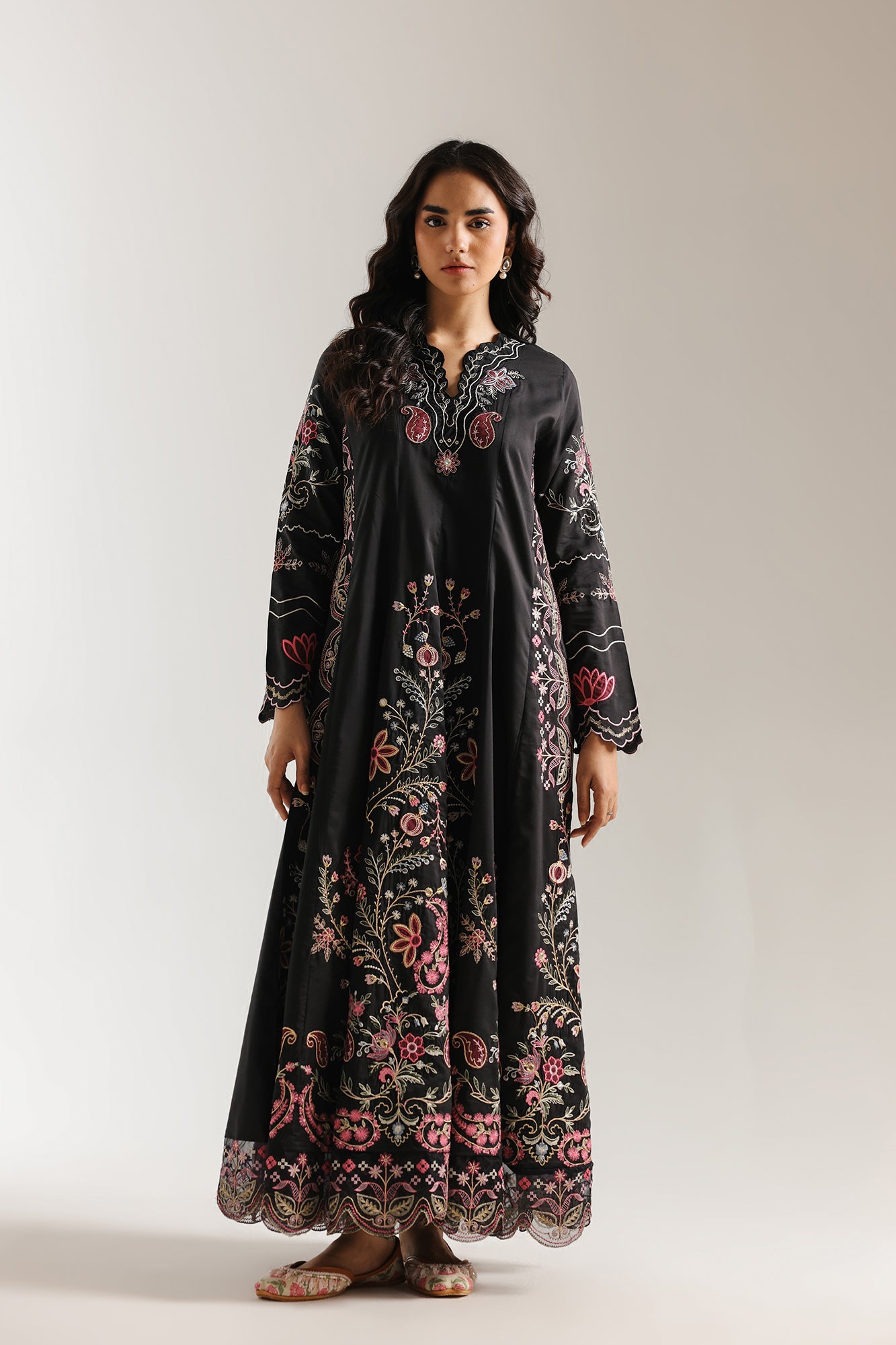 EMBROIDERED DRESS (E4080/103/902)