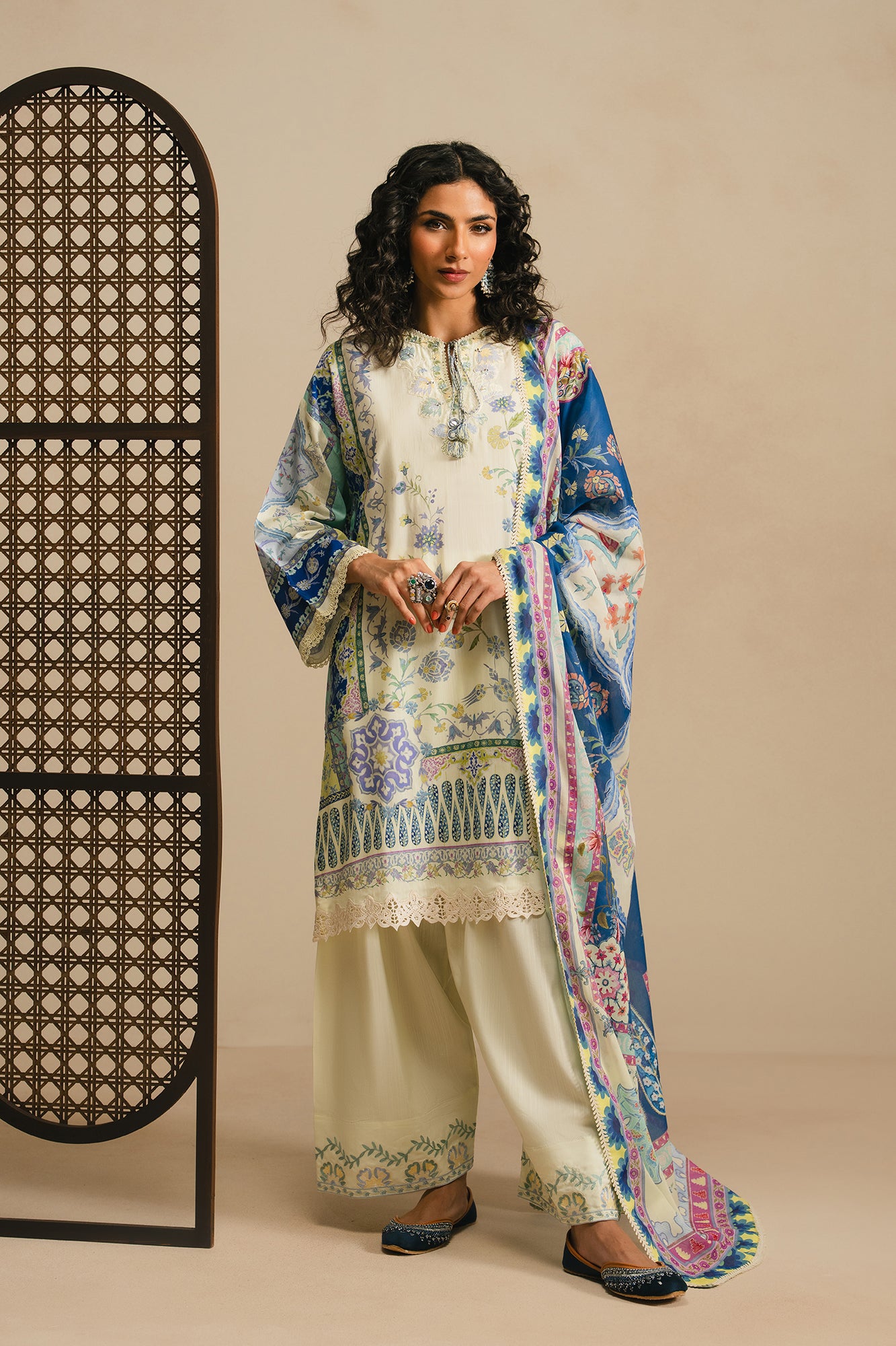 EMBROIDERED SUIT (E4086/103/002)