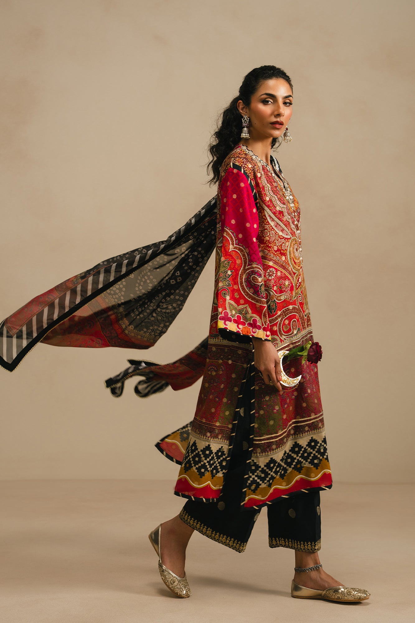 EMBROIDERED SUIT (E4110/103/321)