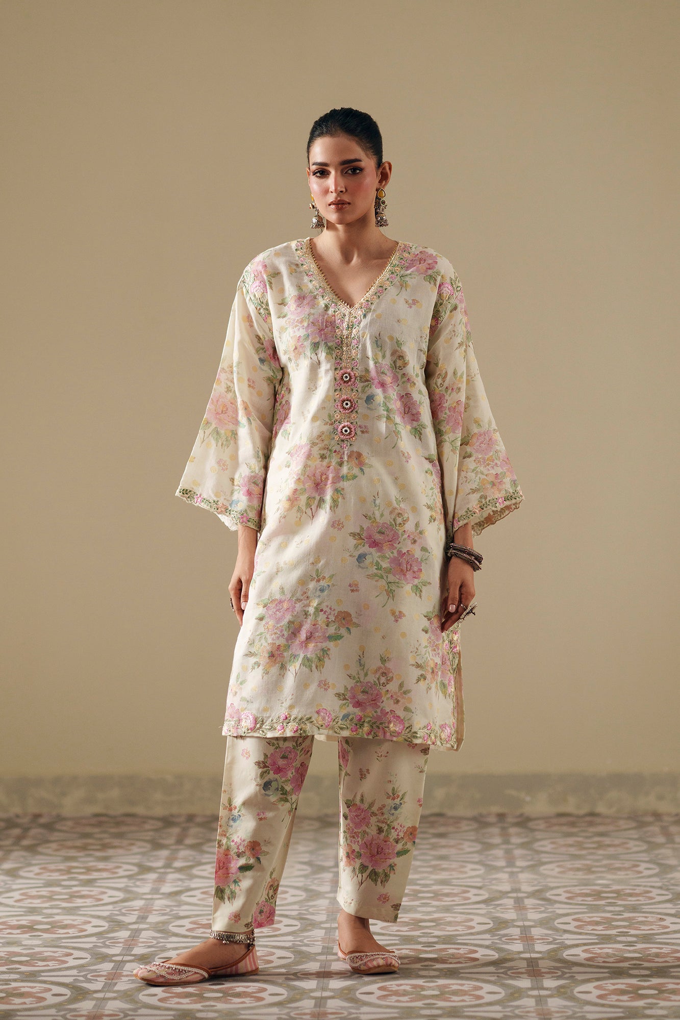 EMBROIDERED SUIT (E4113/103/005)