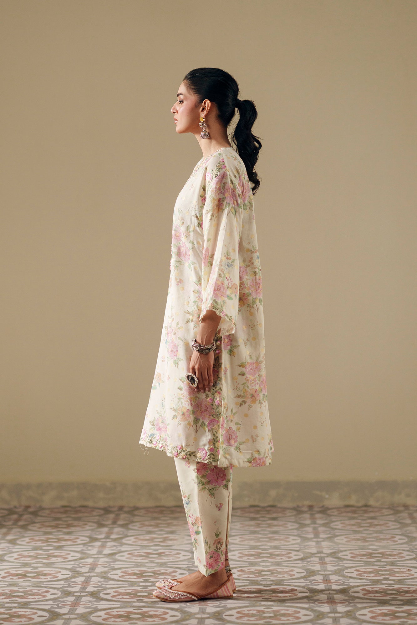 EMBROIDERED SUIT (E4113/103/005)