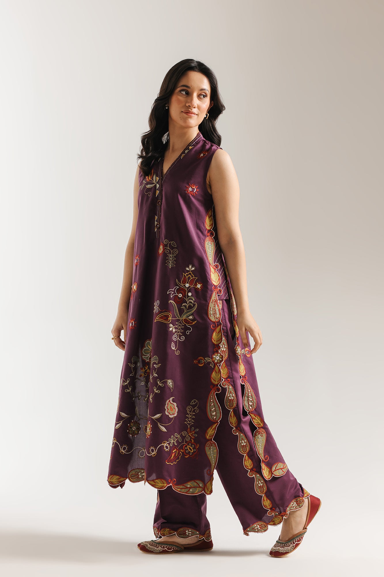 EMBROIDERED SUIT (E4132/103/518)