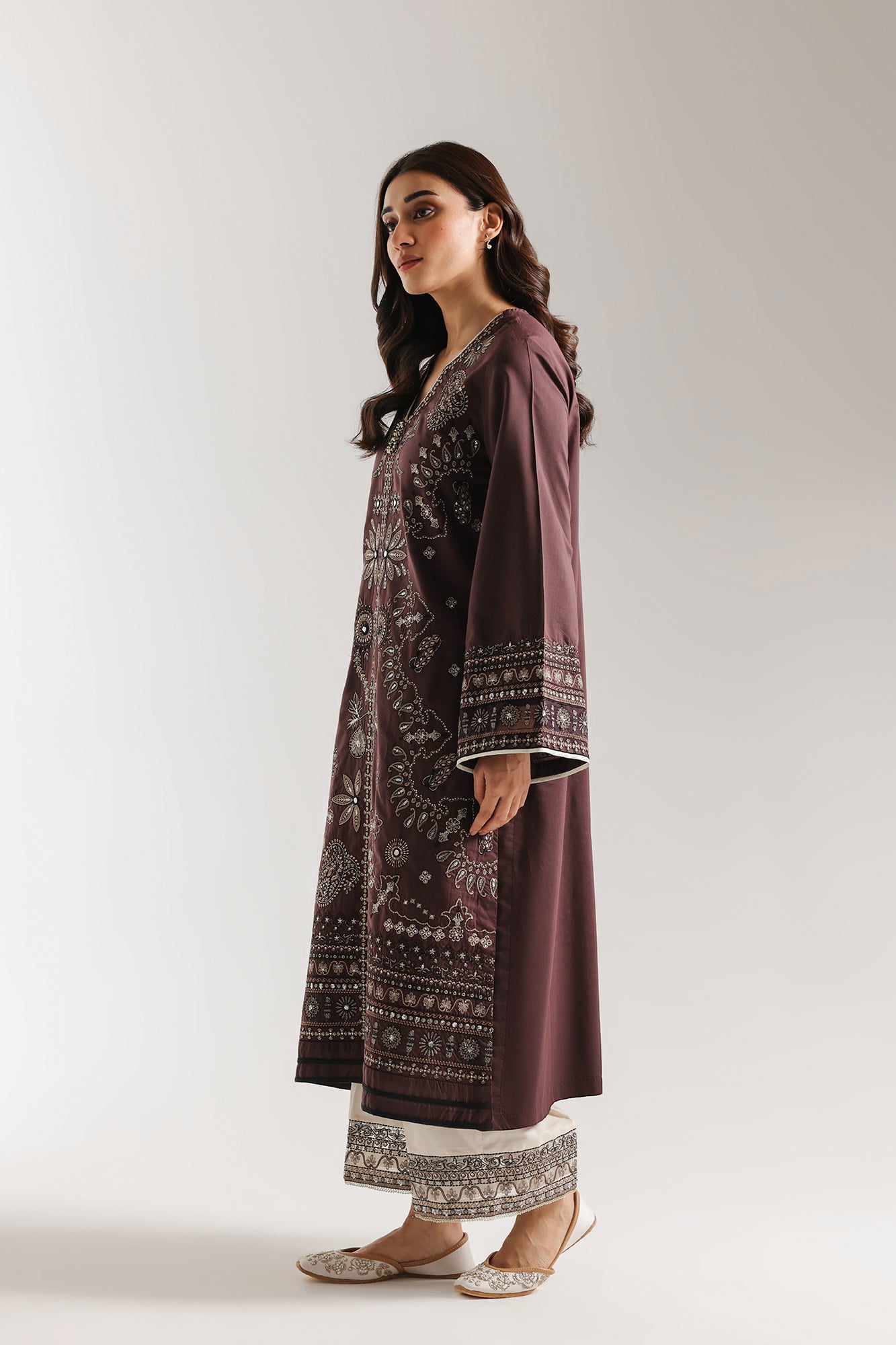 EMBROIDERED SUIT (E4145/103/304)