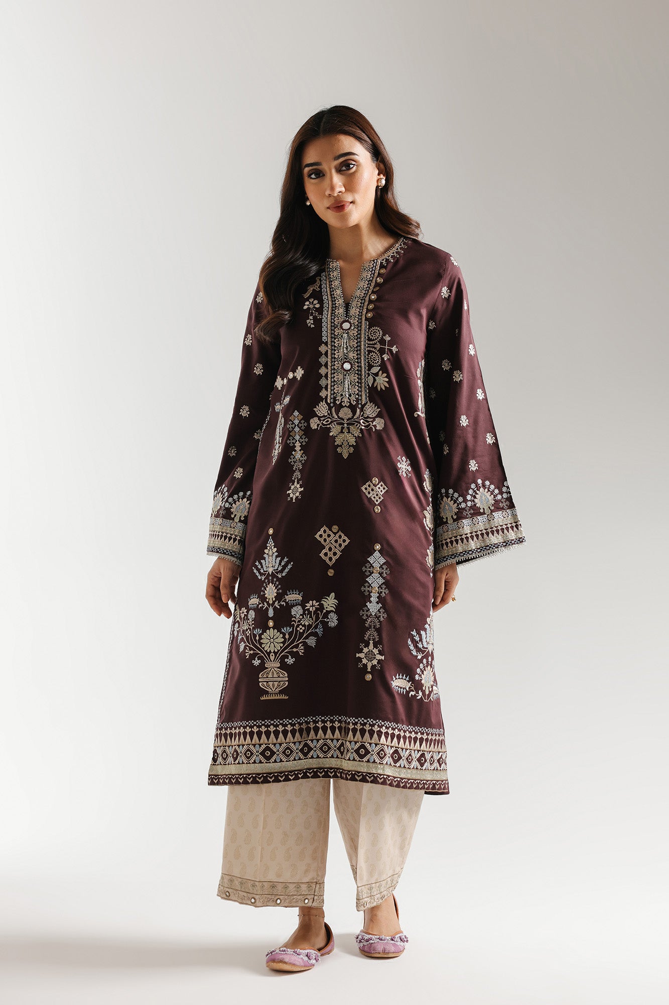 EMBROIDERED SUIT (E4151/103/802)