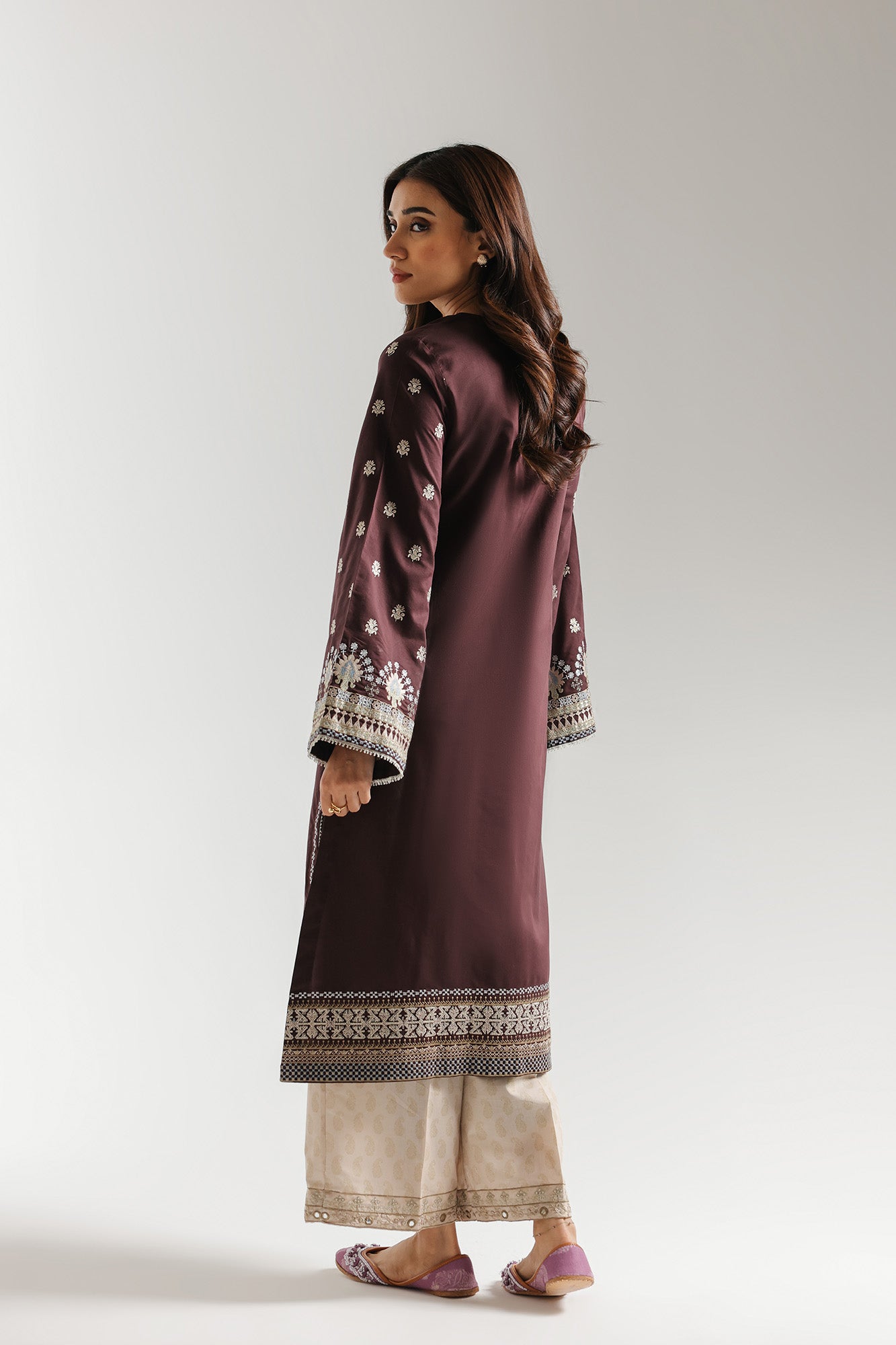 EMBROIDERED SUIT (E4151/103/802)