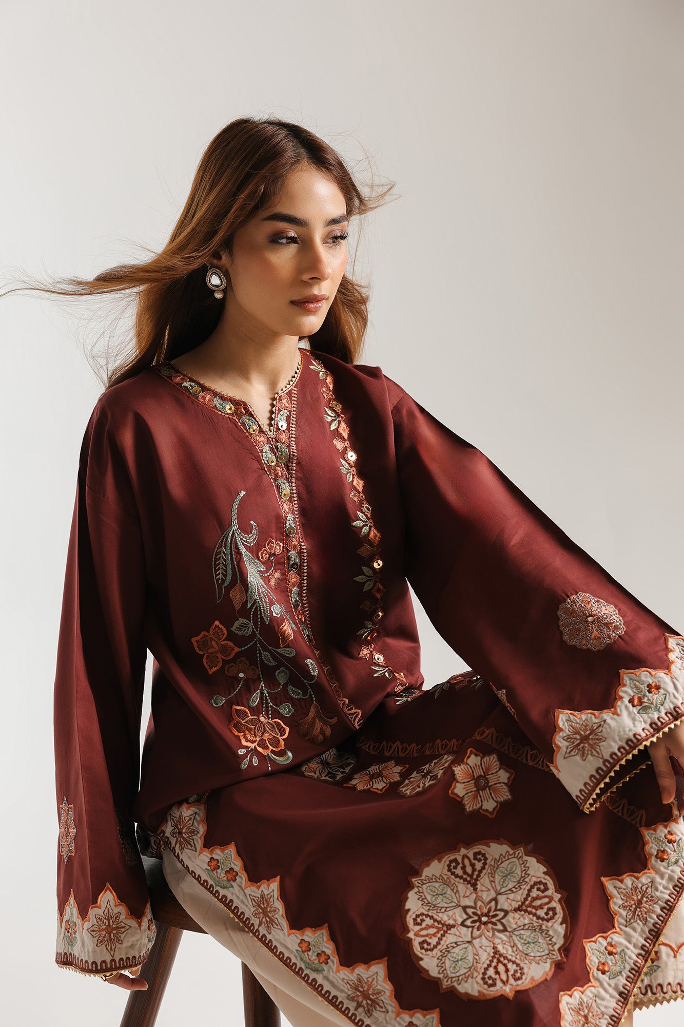 EMBROIDERED SUIT (E4159/103/801)