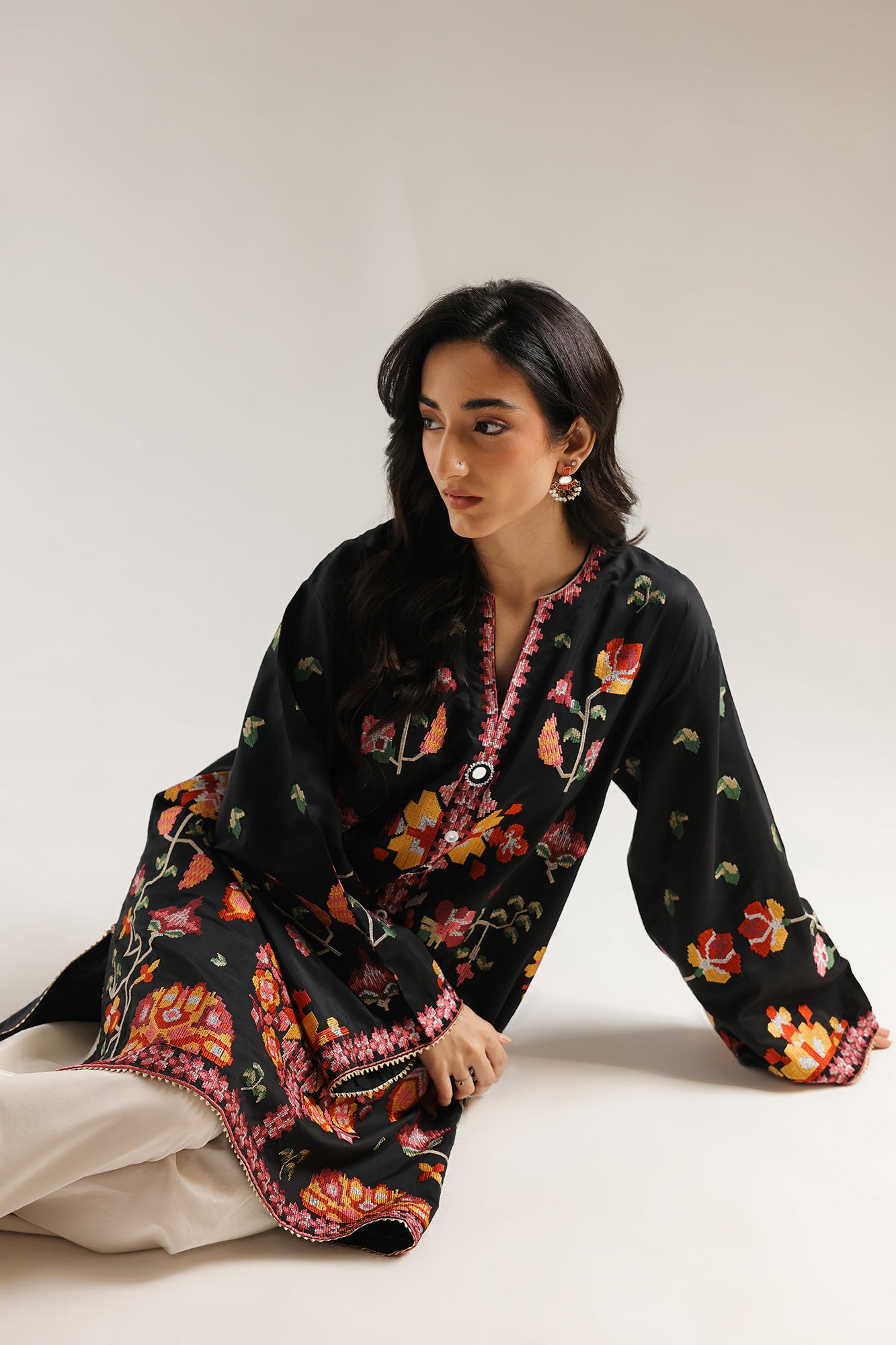 EMBROIDERED SUIT (E4161/103/901)