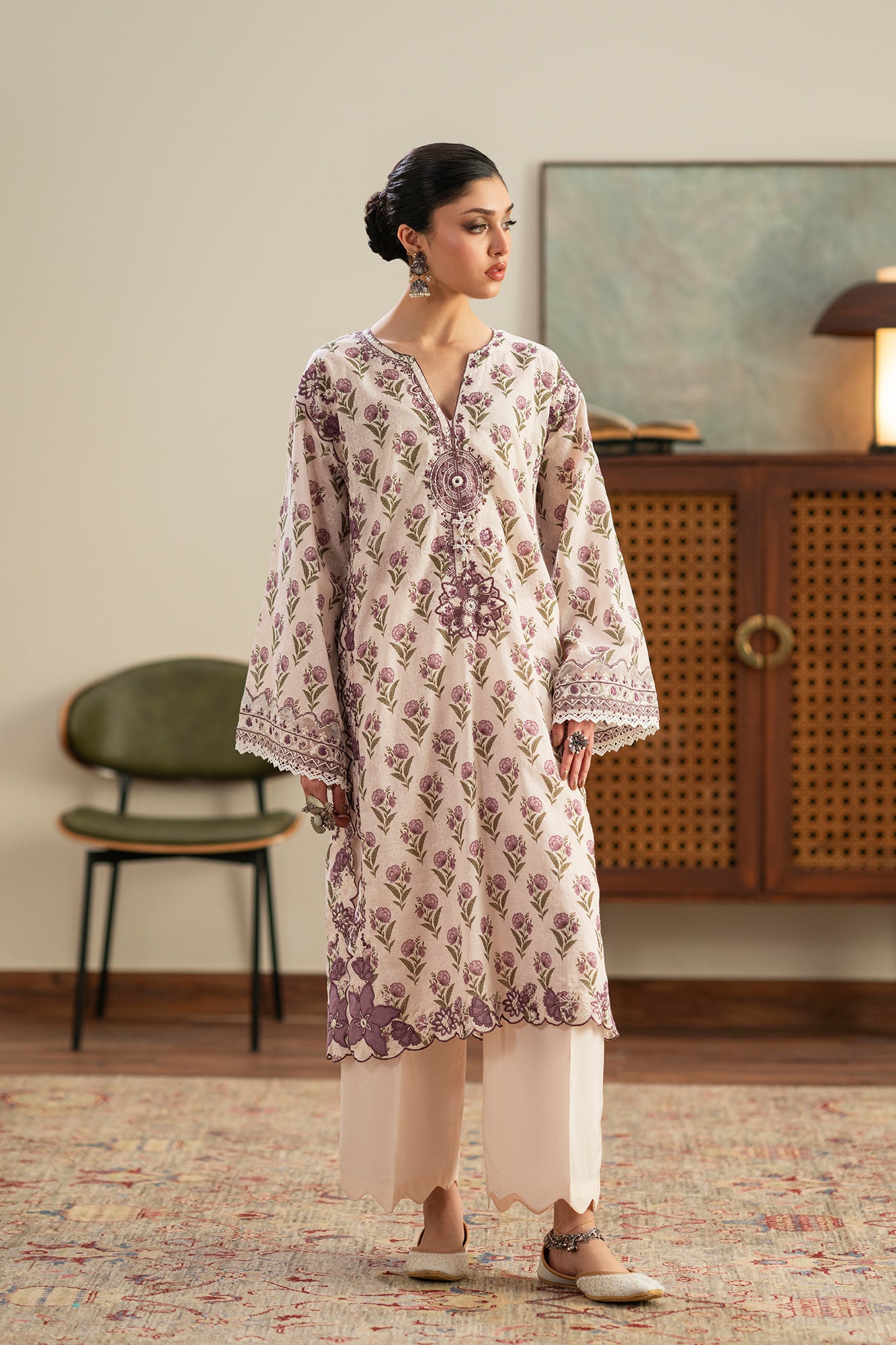 EMBROIDERED SUIT (E4194/103/003)