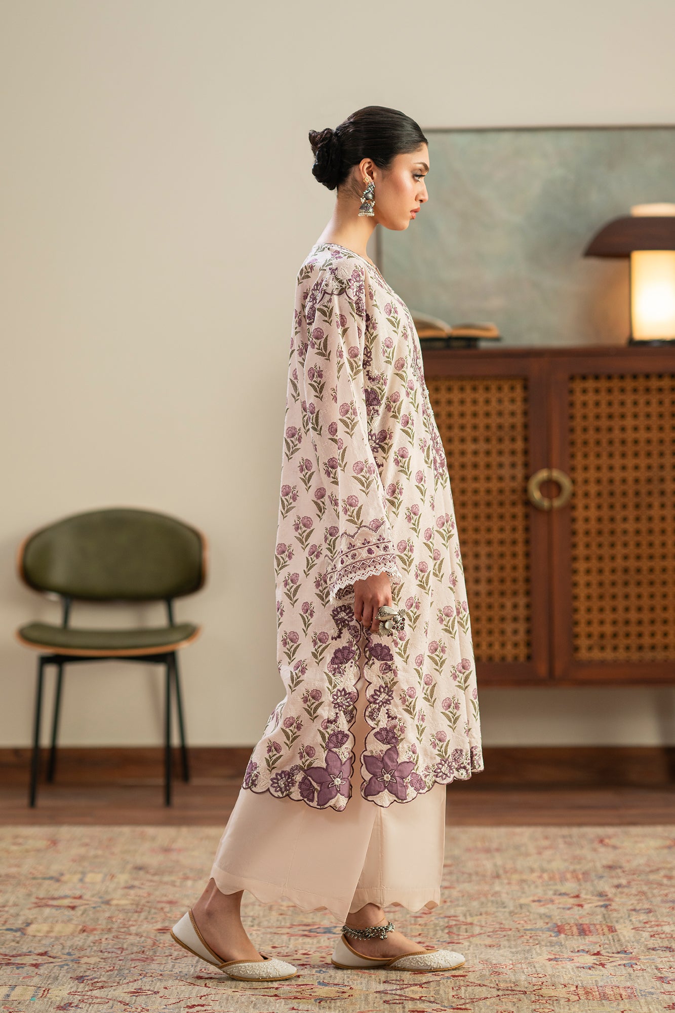 EMBROIDERED SUIT (E4194/103/003)