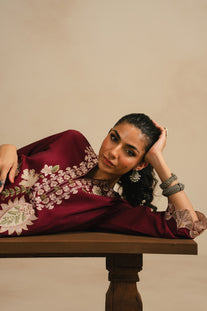 EMBROIDERED SUIT (E4231/103/318)