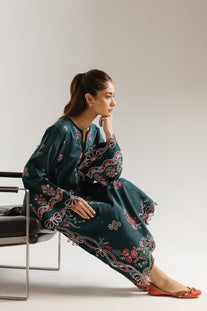 EMBROIDERED SUIT (E4240/103/704)